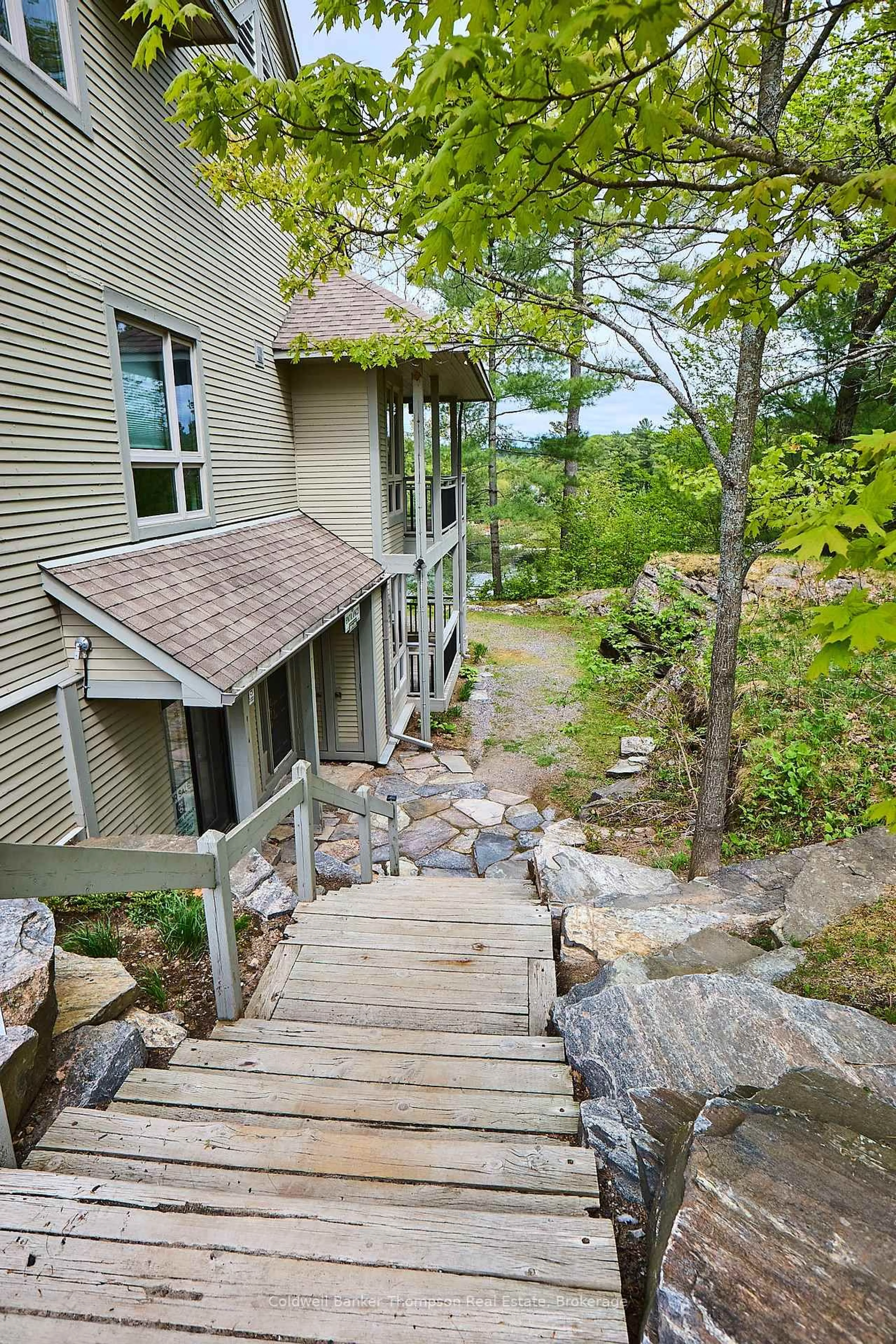 Unknown for 5811 Grandview Signature Dr, Huntsville Ontario P1H 2N1