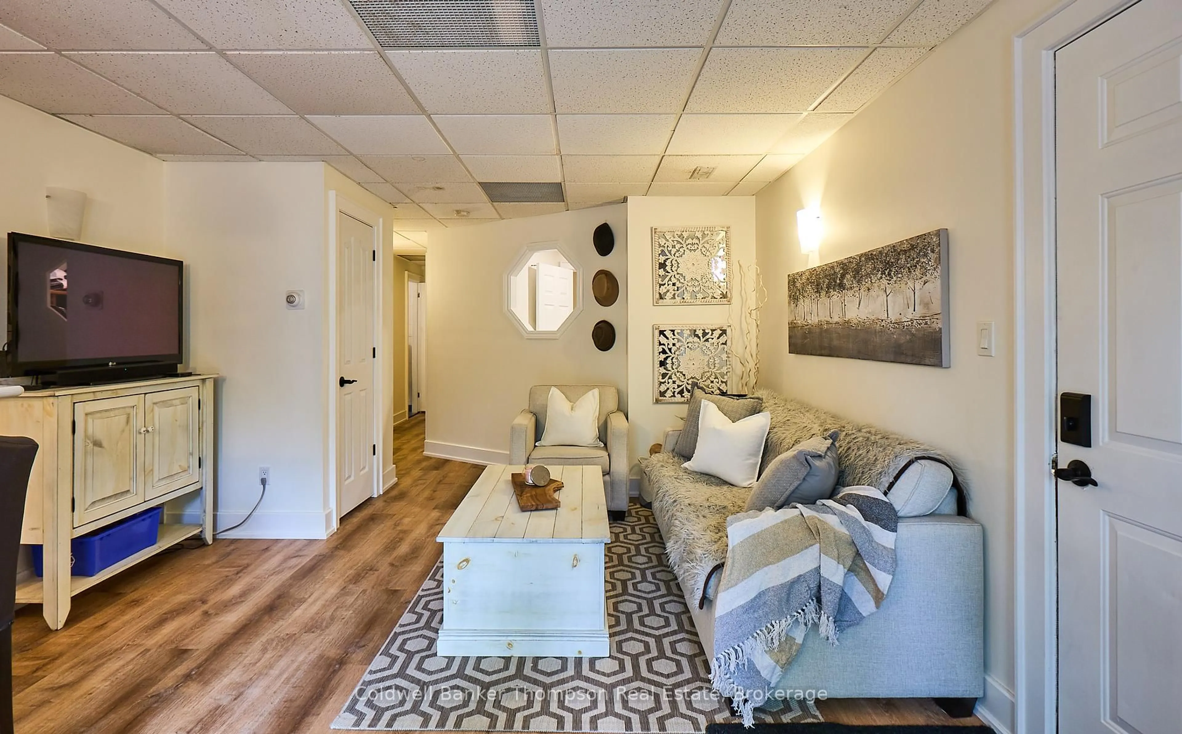 Living room with furniture, unknown for 5811 Grandview Signature Dr, Huntsville Ontario P1H 2N1