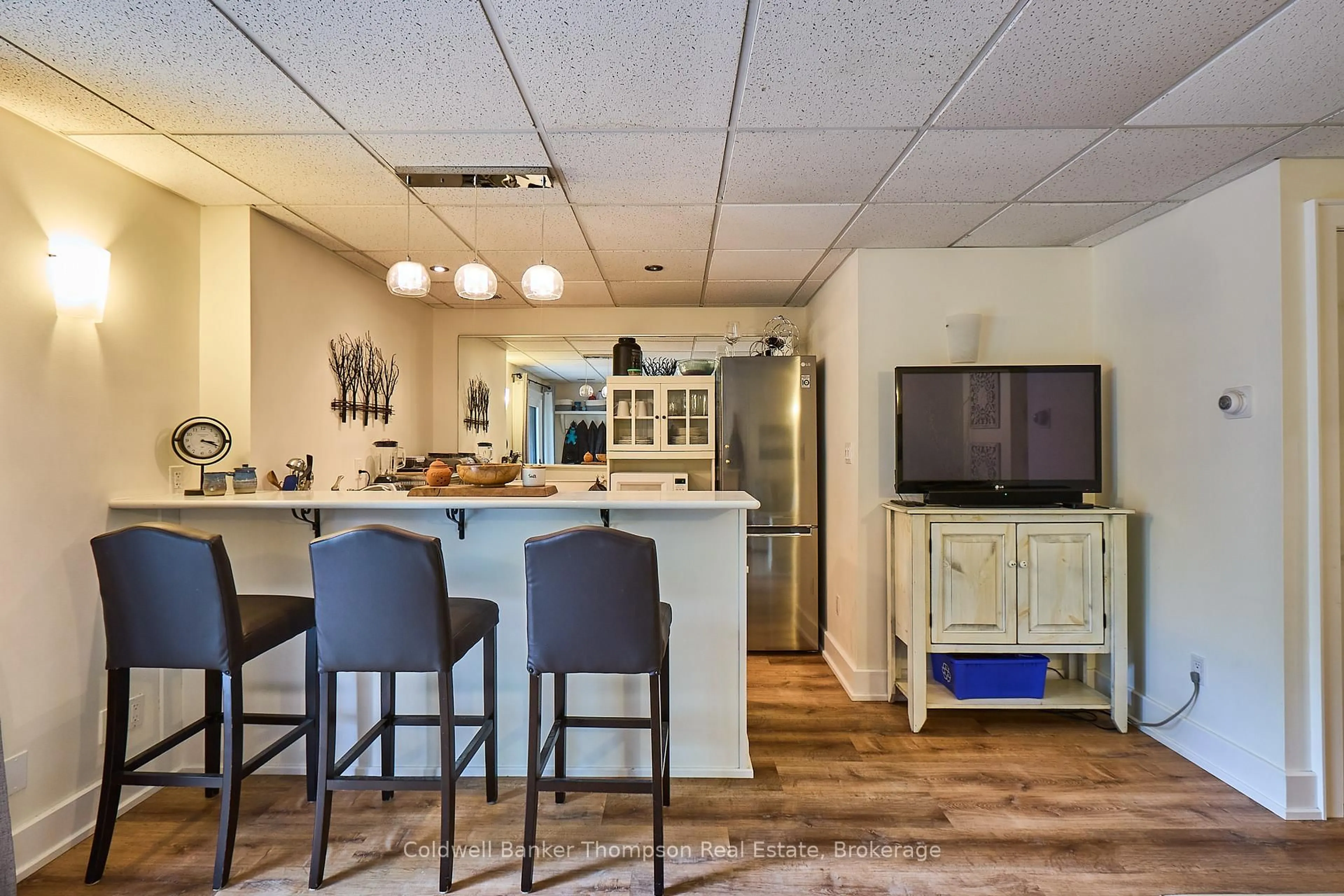 Open concept kitchen, ceramic/tile floor for 5811 Grandview Signature Dr, Huntsville Ontario P1H 2N1