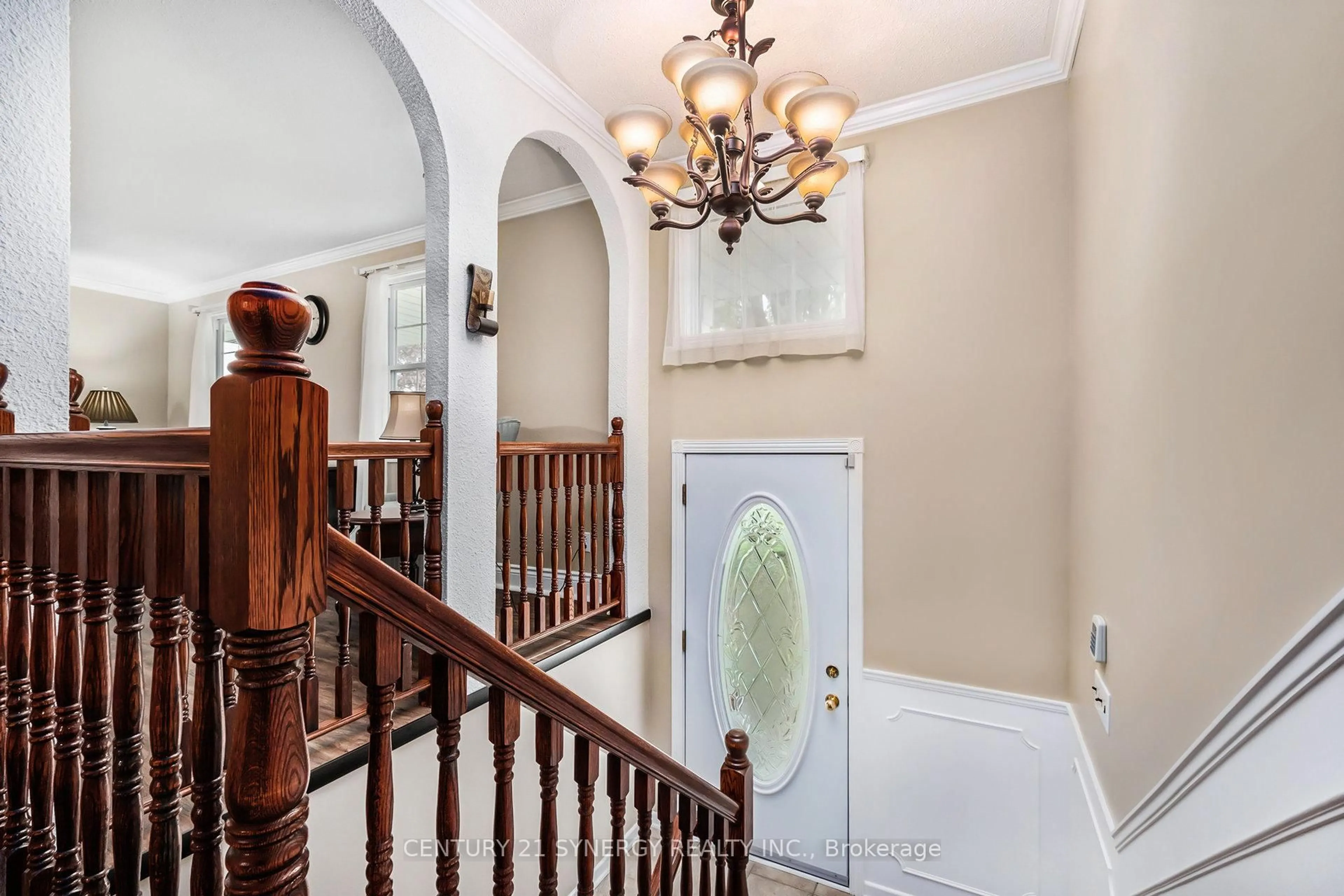 Indoor foyer for 4551 Lanark County Road 43 Rd, Smiths Falls Ontario K7A 4S4