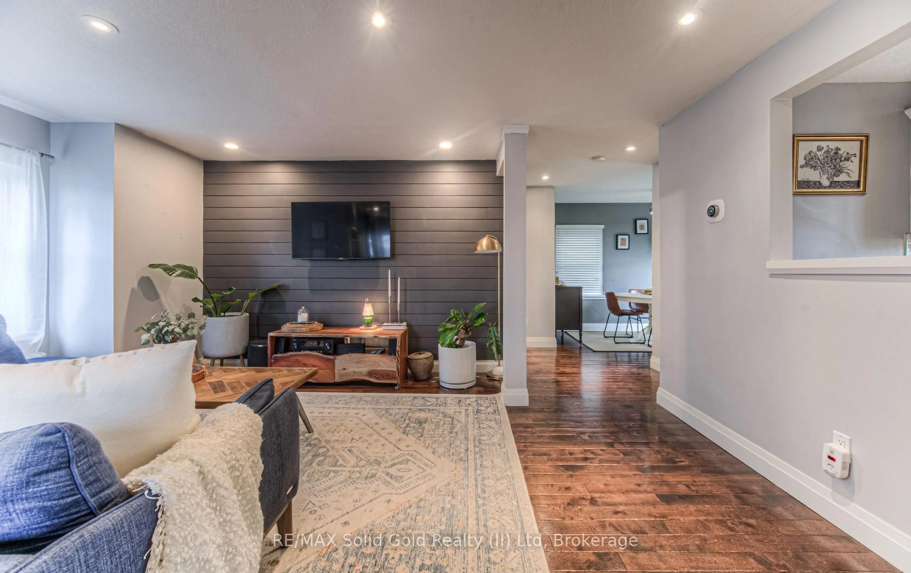 Unknown for 742 Elizabeth St, Kitchener Ontario N2H 6H3