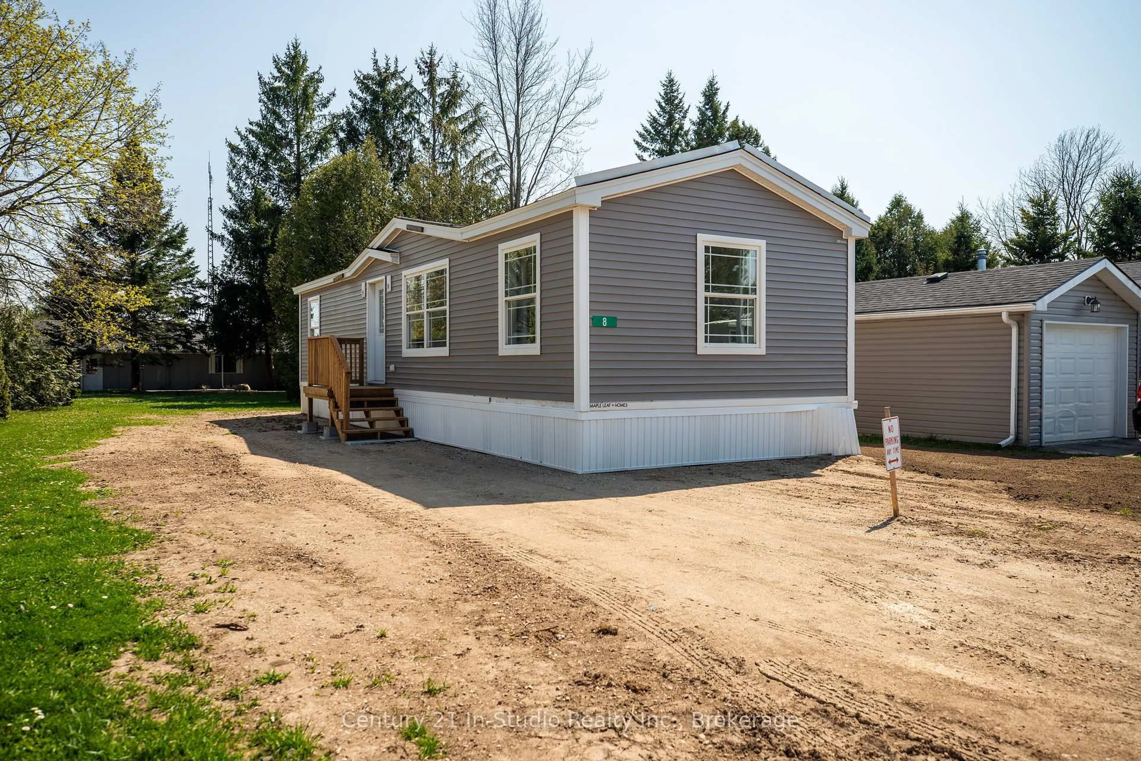 Home with vinyl exterior material, street for 8 Sussex Sq, Georgian Bluffs Ontario N4K 5N5