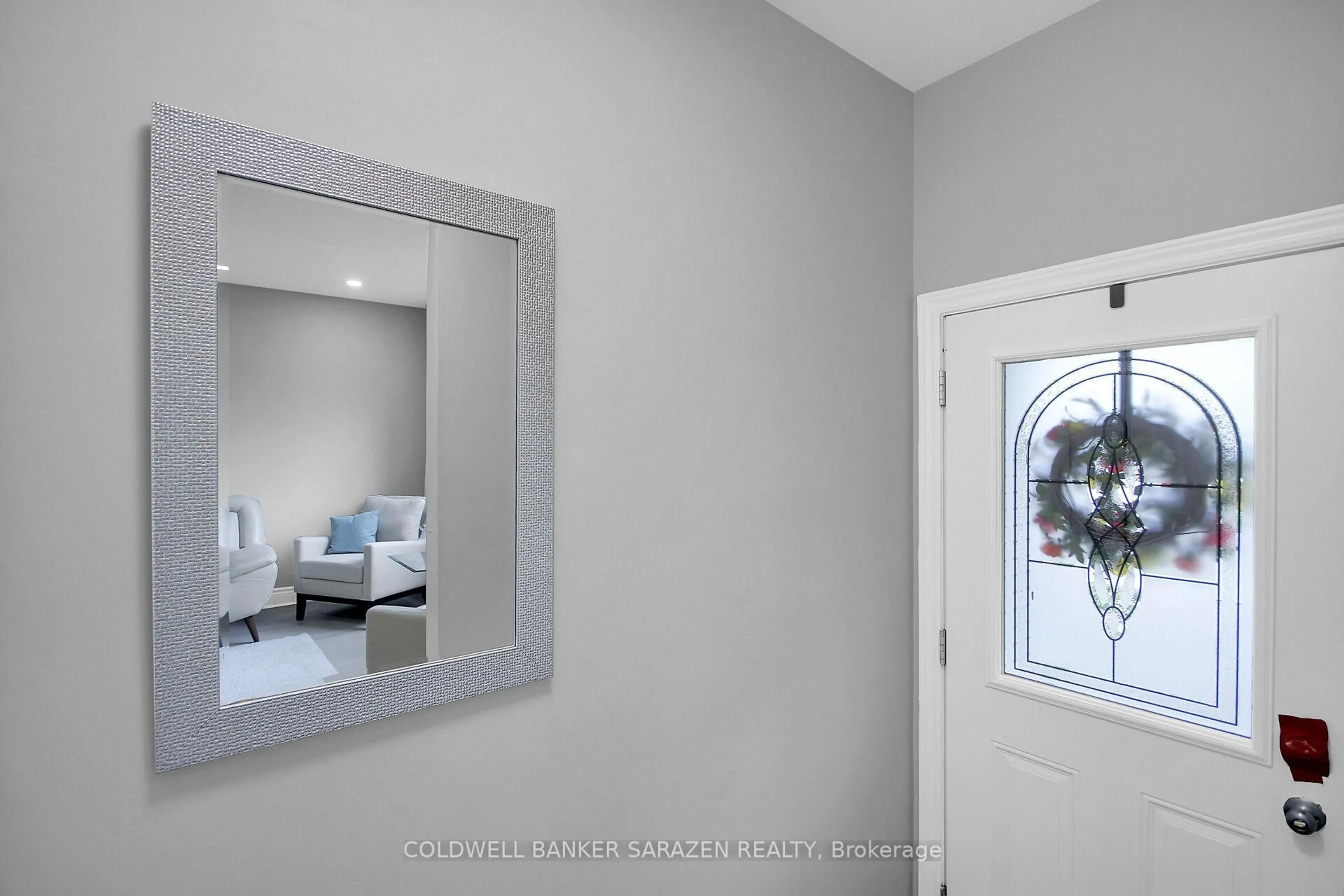 Indoor entryway for 1518A LEPAGE Ave, Ottawa Ontario K1Z 8C9