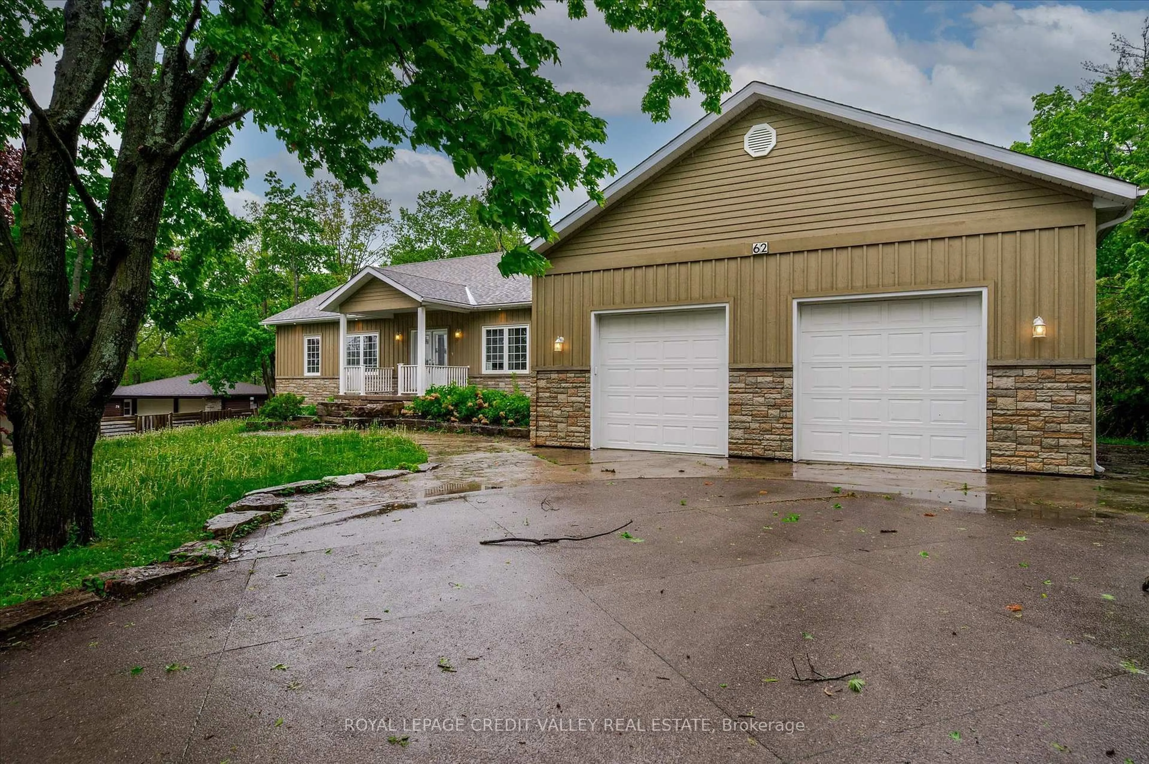 A pic from outside/outdoor area/front of a property/back of a property/a pic from drone, street for 62 Edgewood Rd, Peterborough West Ontario K9J 6V8