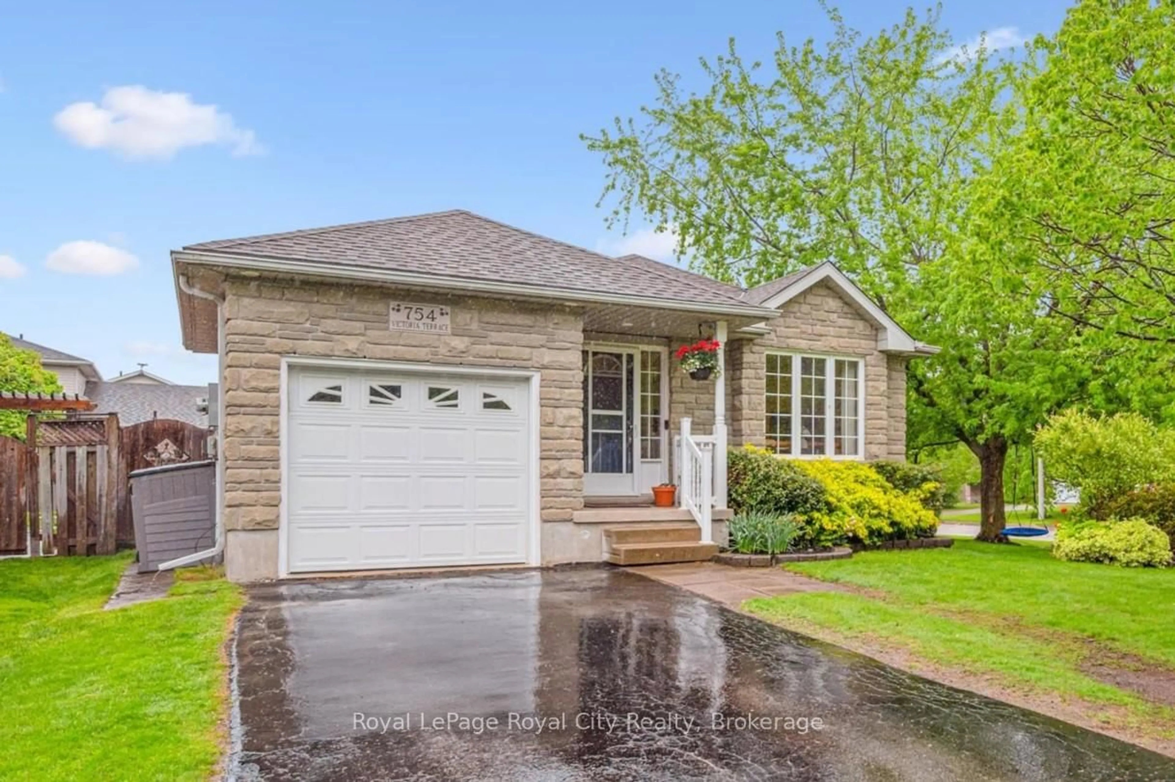 Home with brick exterior material, street for 754 Victoria Terr, Centre Wellington Ontario N1M 3L5