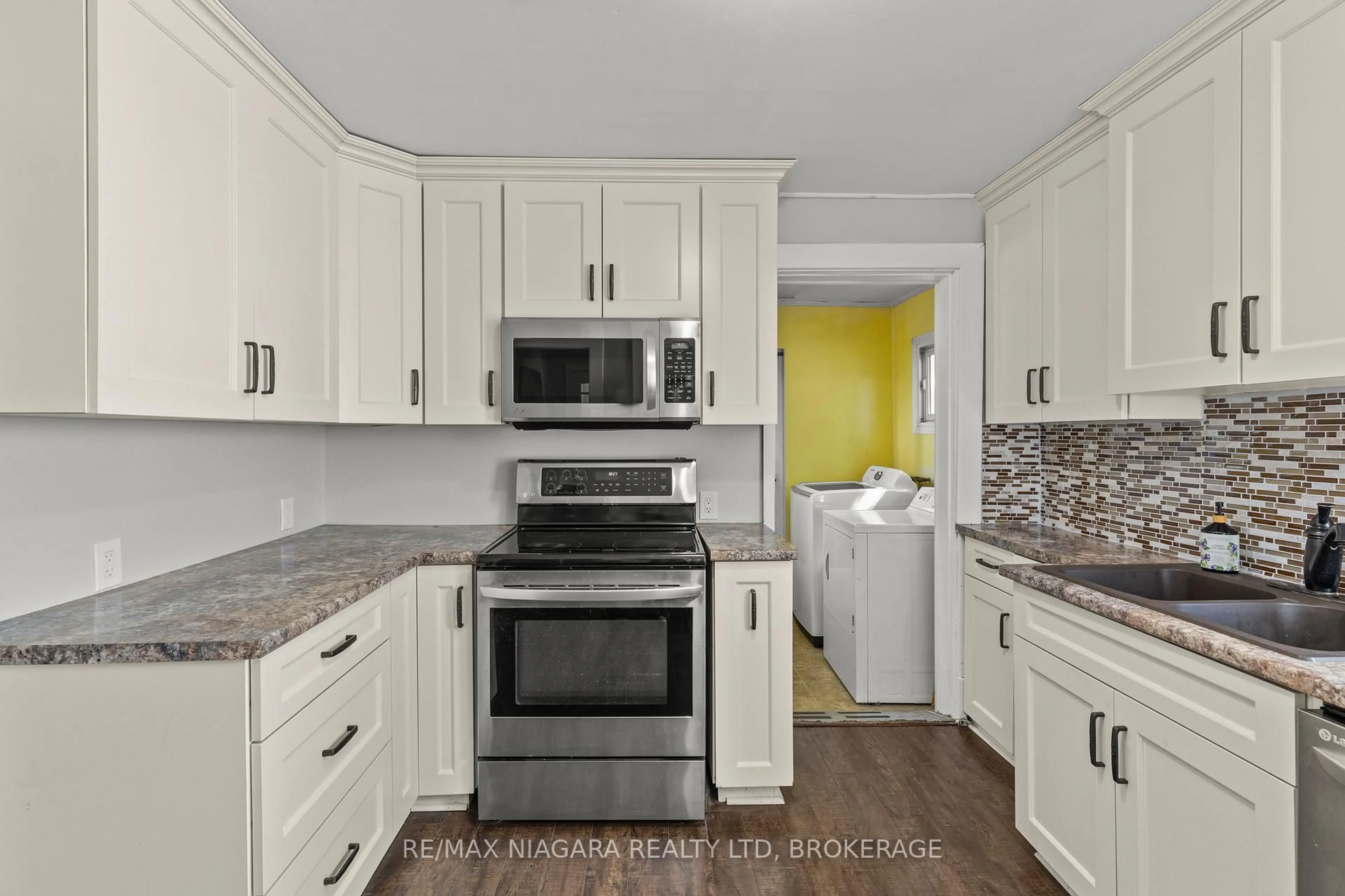 Unknown for 5419 Maple St, Niagara Falls Ontario L2E 2N9