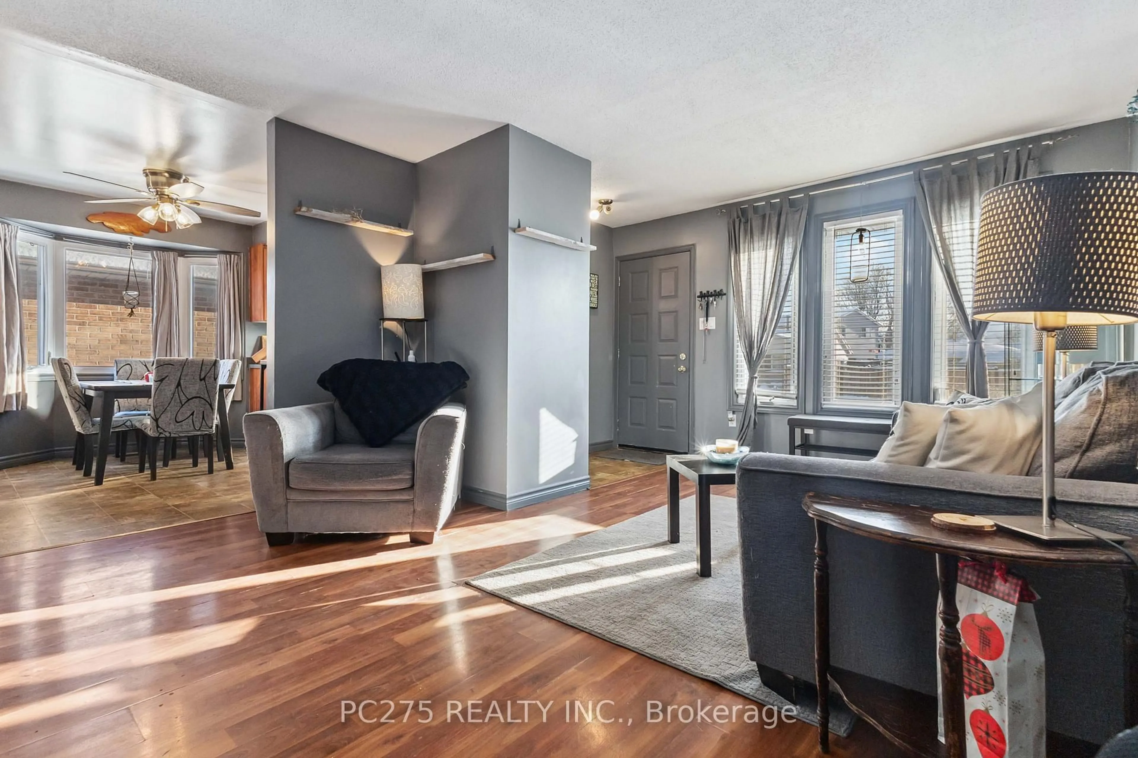 Living room with furniture, unknown for 110 Carlyle Dr, London East Ontario N5V 3R8