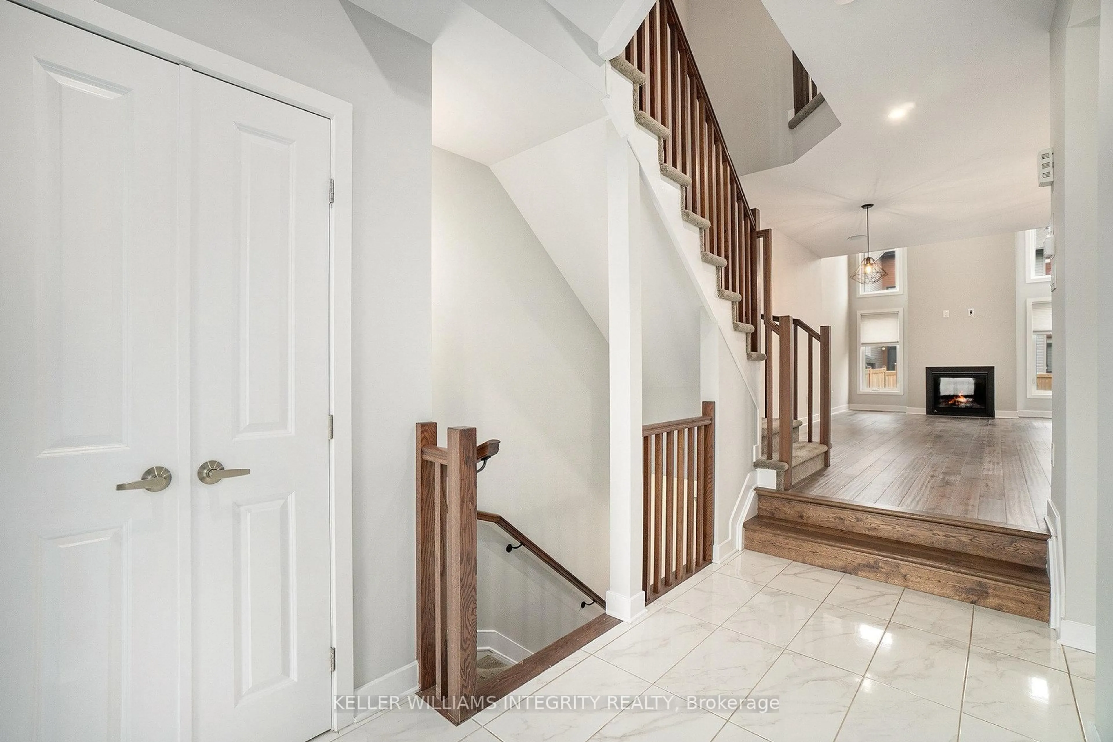 Unknown for 458 Trident Mews, Ottawa Ontario K1T 0T2