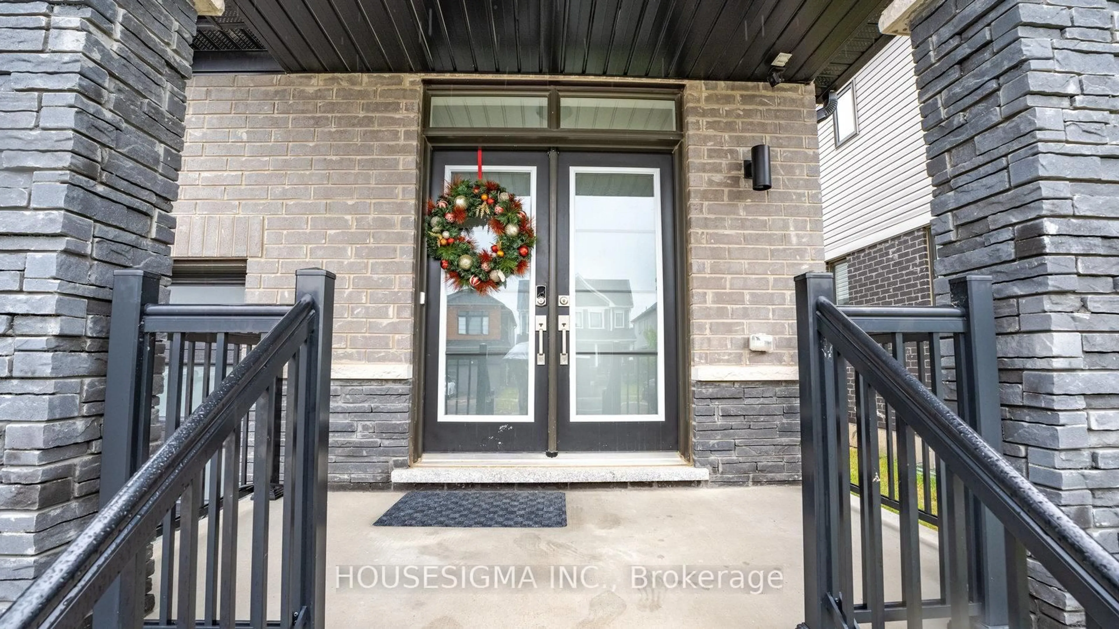 Indoor entryway for 95 rainbow dr Dr, Haldimand Ontario N3W 0E8