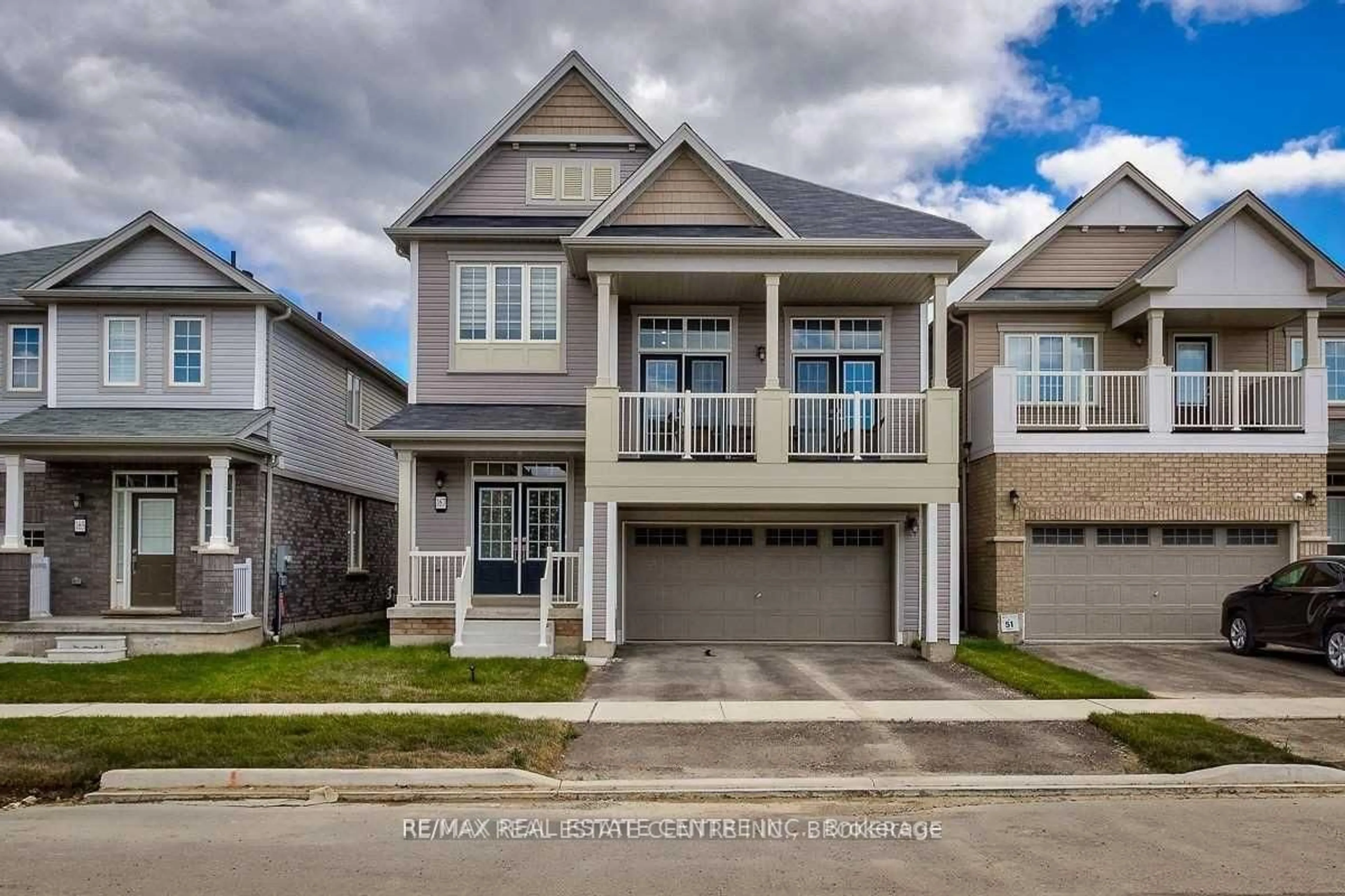 Home with vinyl exterior material, street for 167 Longboat Run Way, Brantford Ontario N3T 0R9