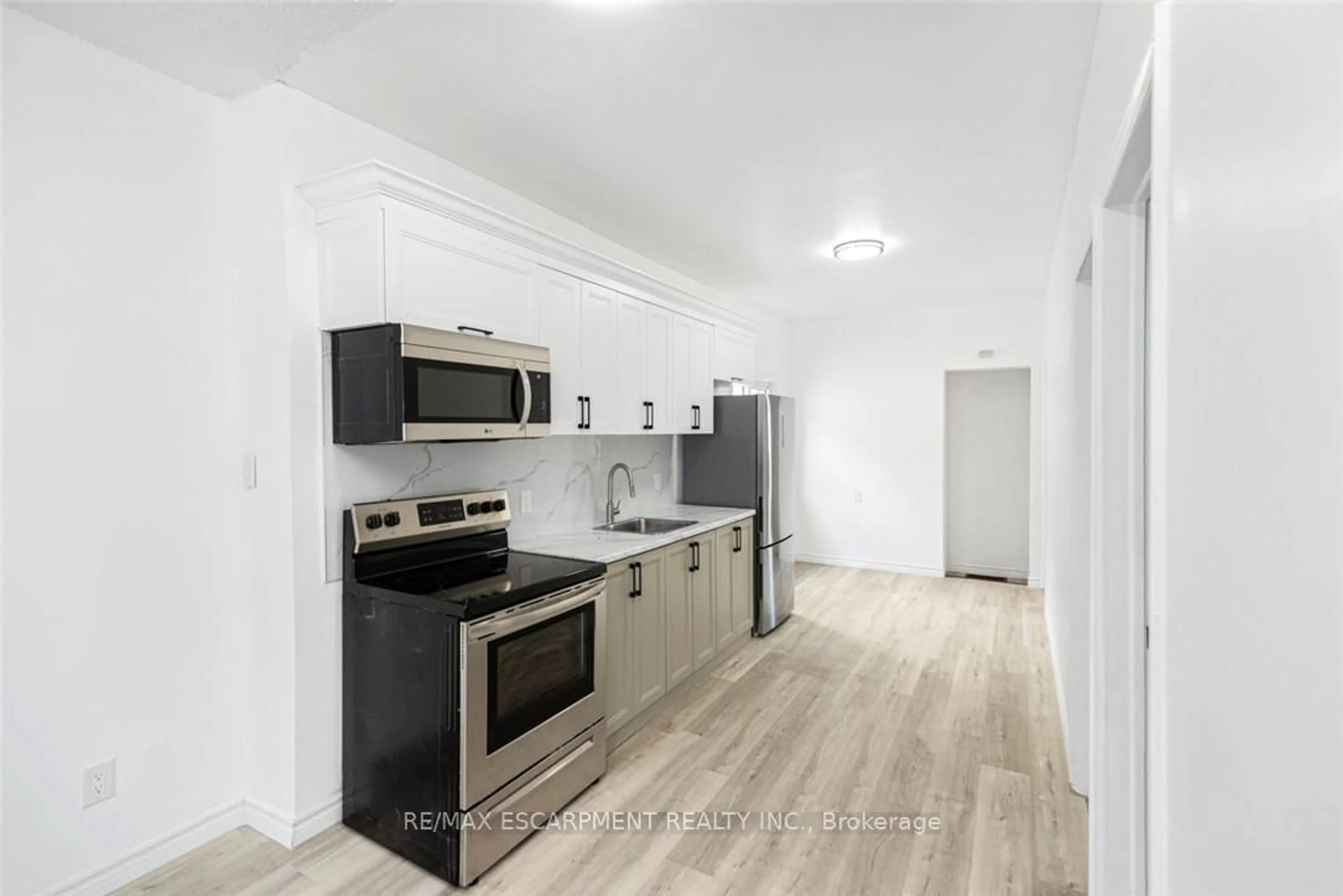 Standard kitchen, unknown for 61 Primrose Ave, Hamilton Ontario L8L 2K9