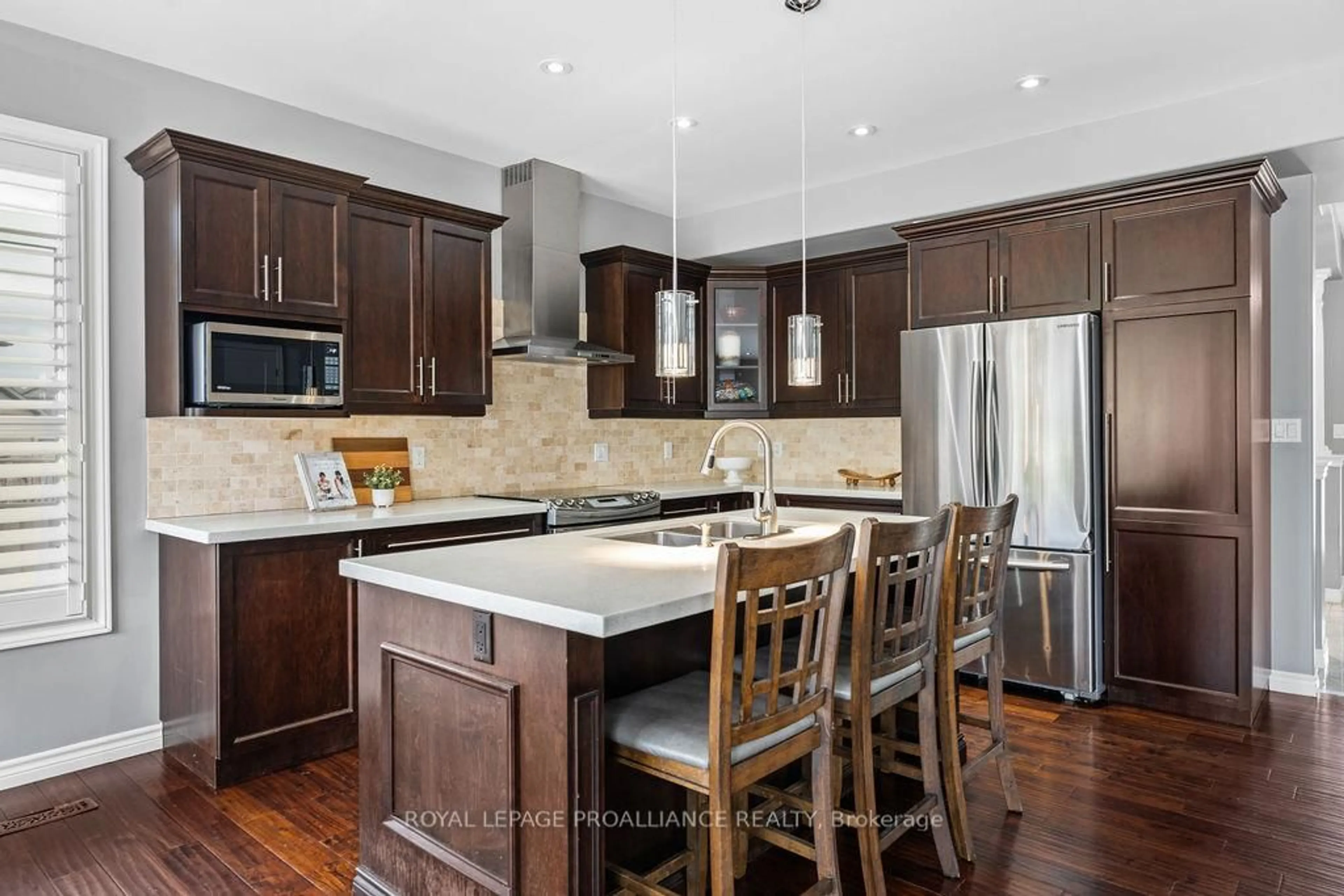 Contemporary kitchen, unknown for 33 Butternut Crt, Belleville Ontario K8P 0C5