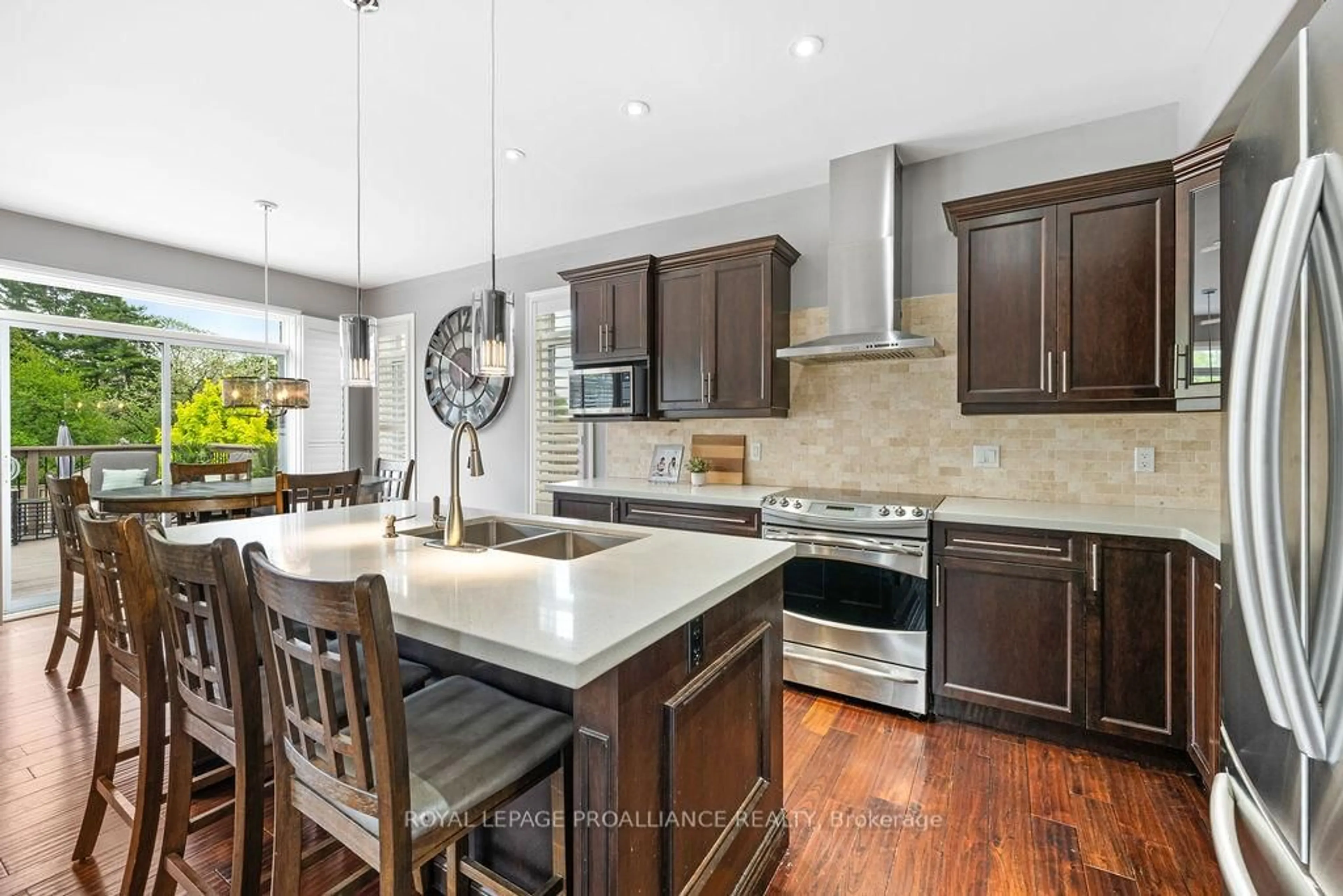 Open concept kitchen, ceramic/tile floor for 33 Butternut Crt, Belleville Ontario K8P 0C5