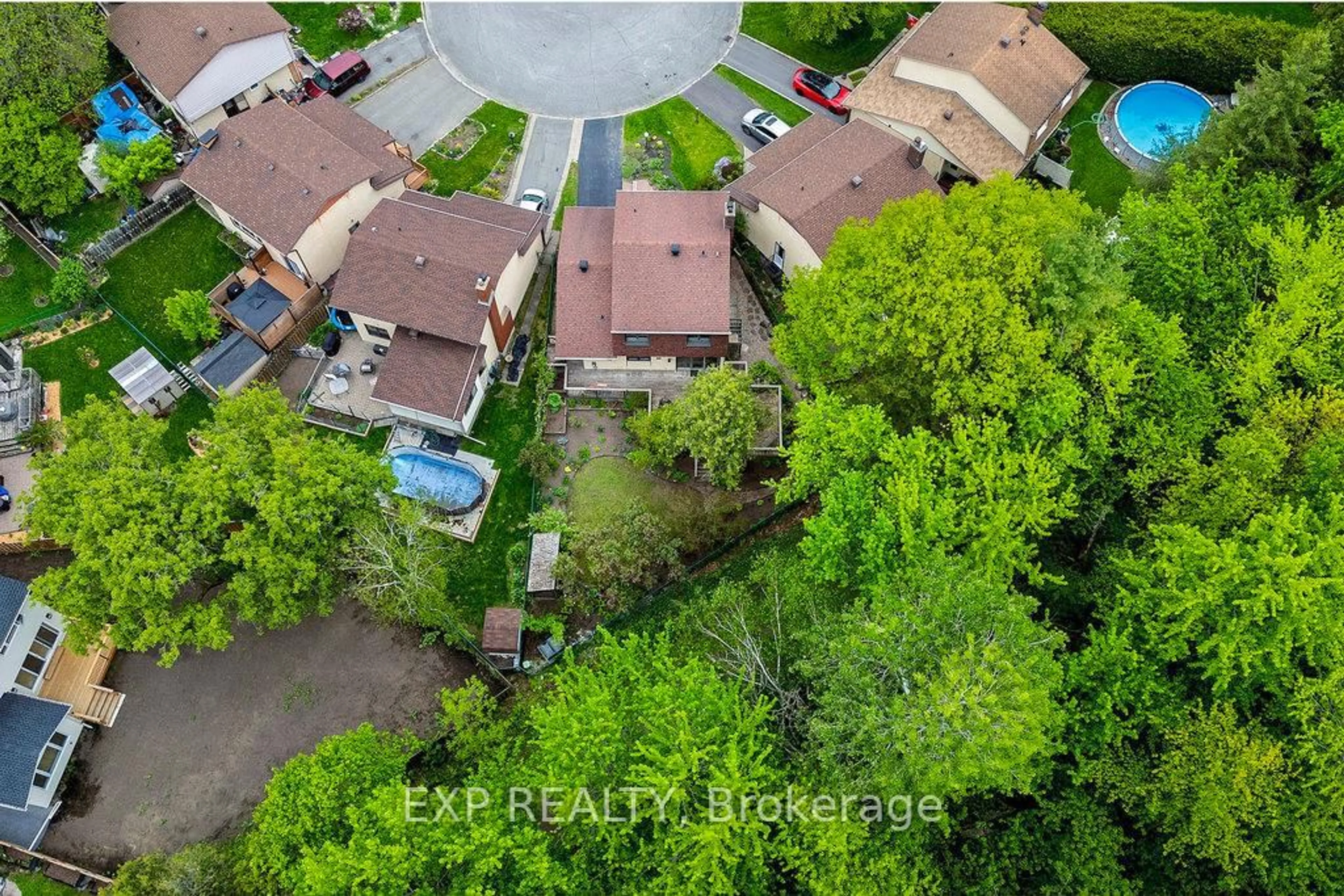 A pic from outside/outdoor area/front of a property/back of a property/a pic from drone, street for 19 Ancroft Crt, Ottawa Ontario K2G 4A5
