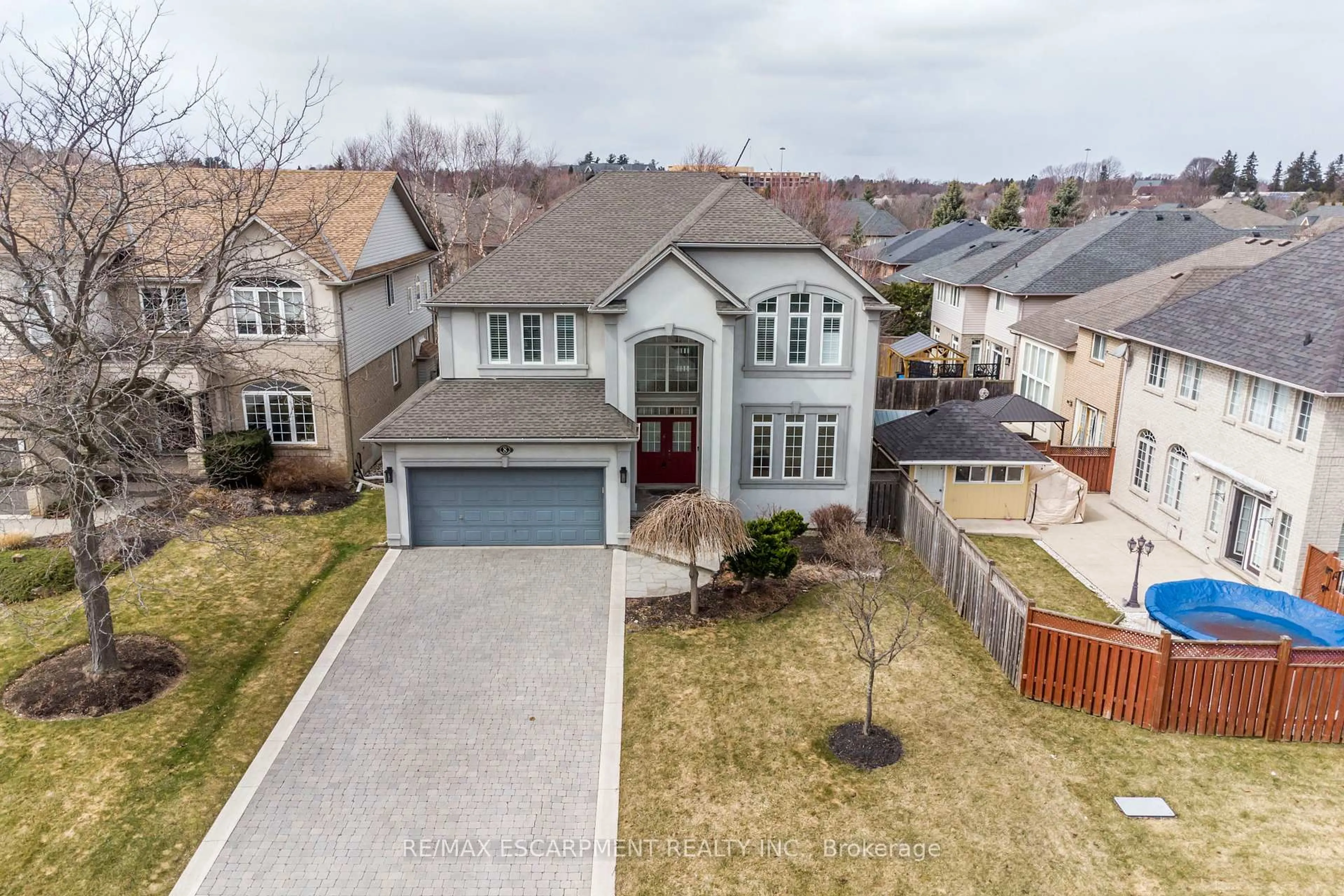 A pic from outside/outdoor area/front of a property/back of a property/a pic from drone, street for 8 Hackney Crt, Hamilton Ontario L9K 1M3