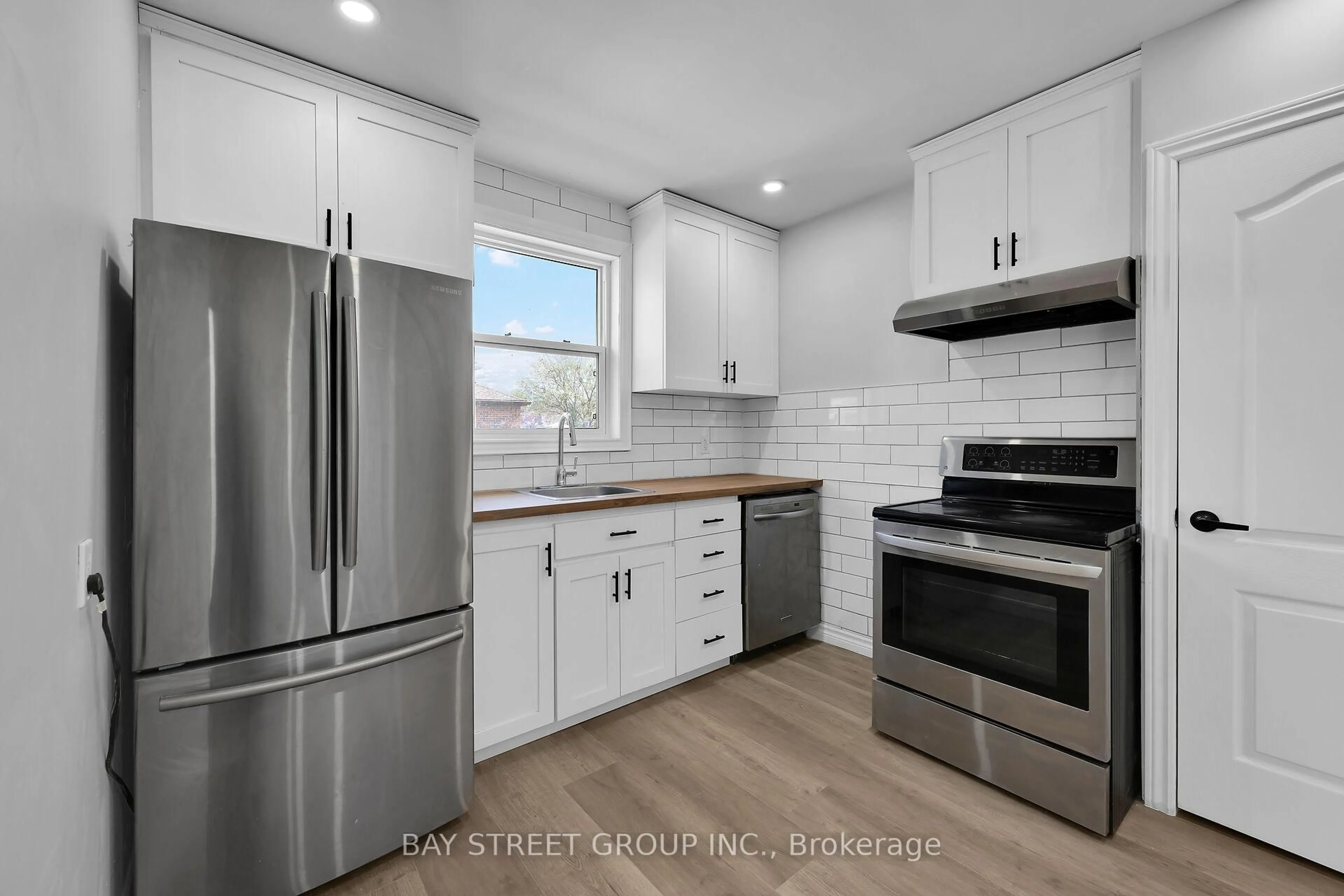 Open concept kitchen, unknown for 177 East 31st St, Hamilton Ontario L8V 3P4