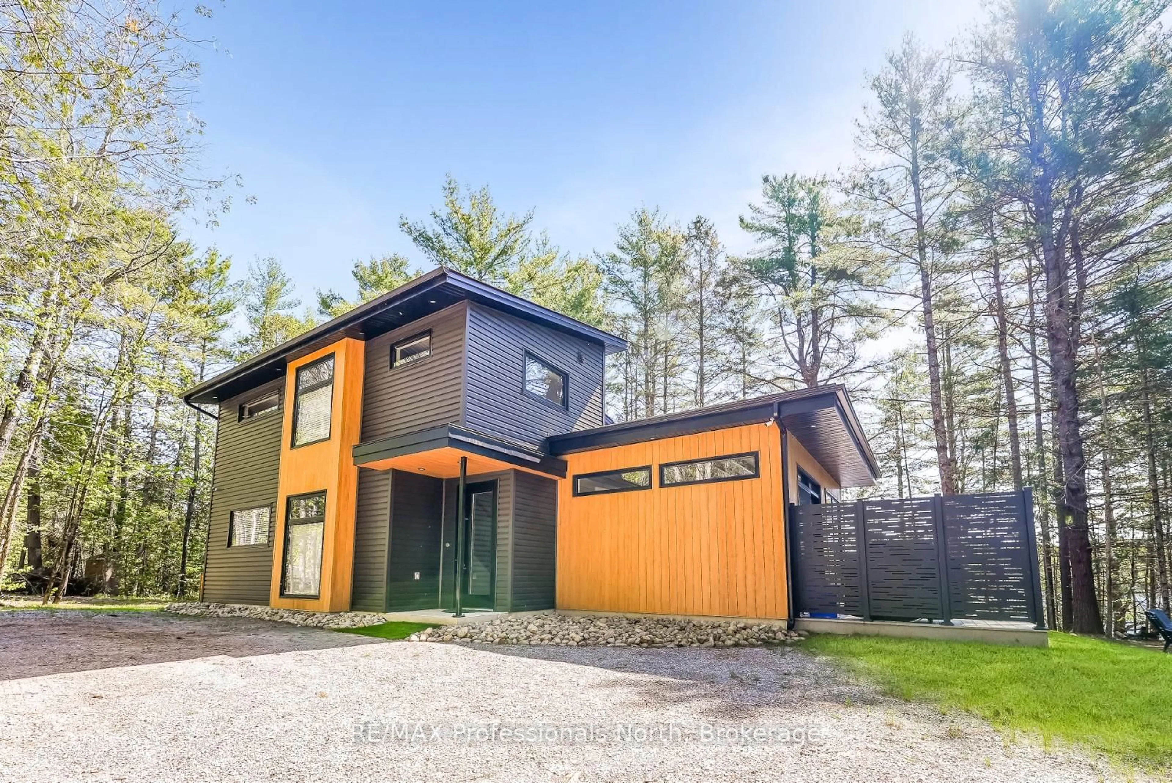 Home with brick exterior material, unknown for 1142 Turfyn Lane, Highlands East Ontario K0L 3C0