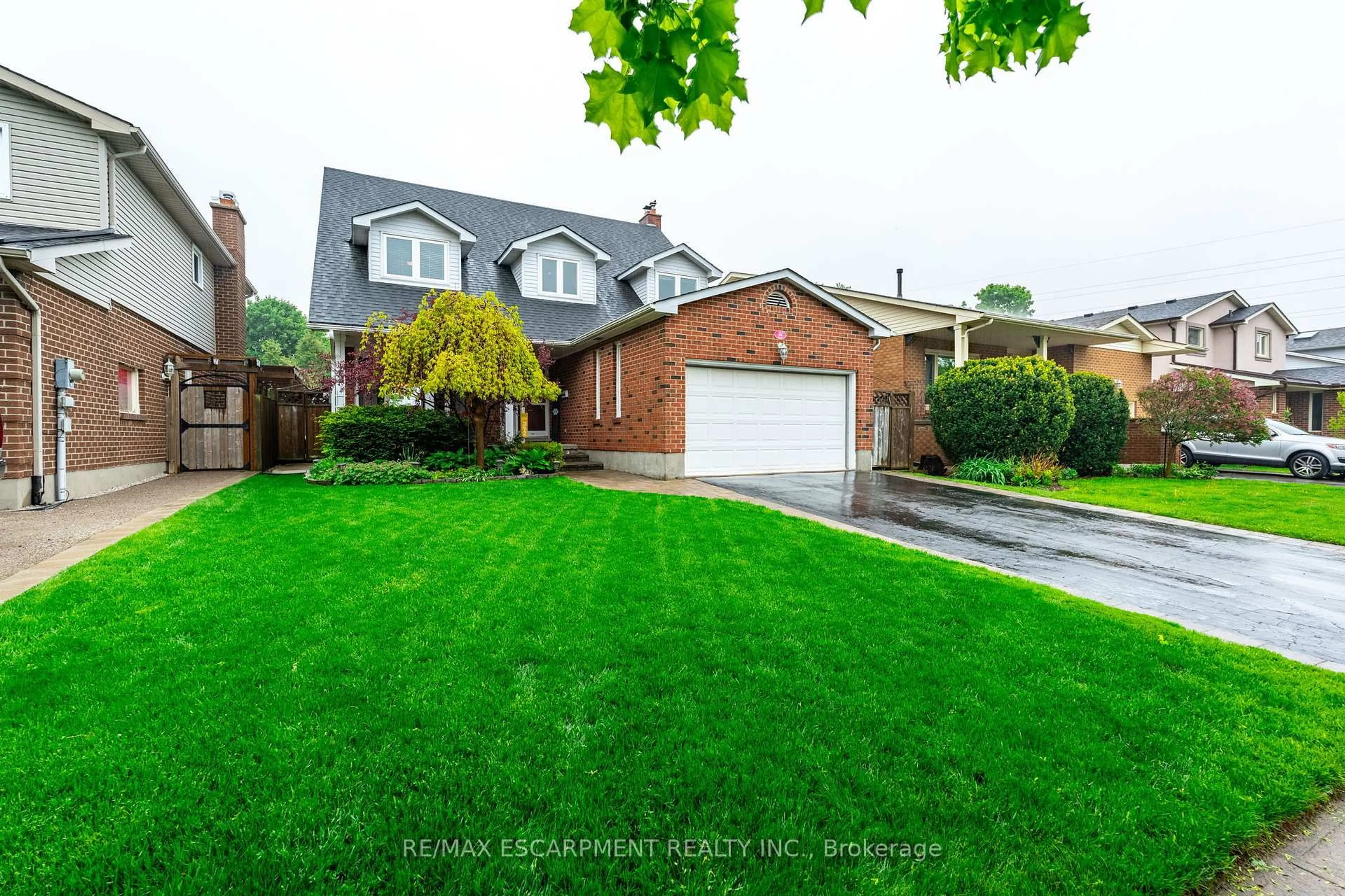 Unknown for 24 Vance Cres, Hamilton Ontario L8B 0B7