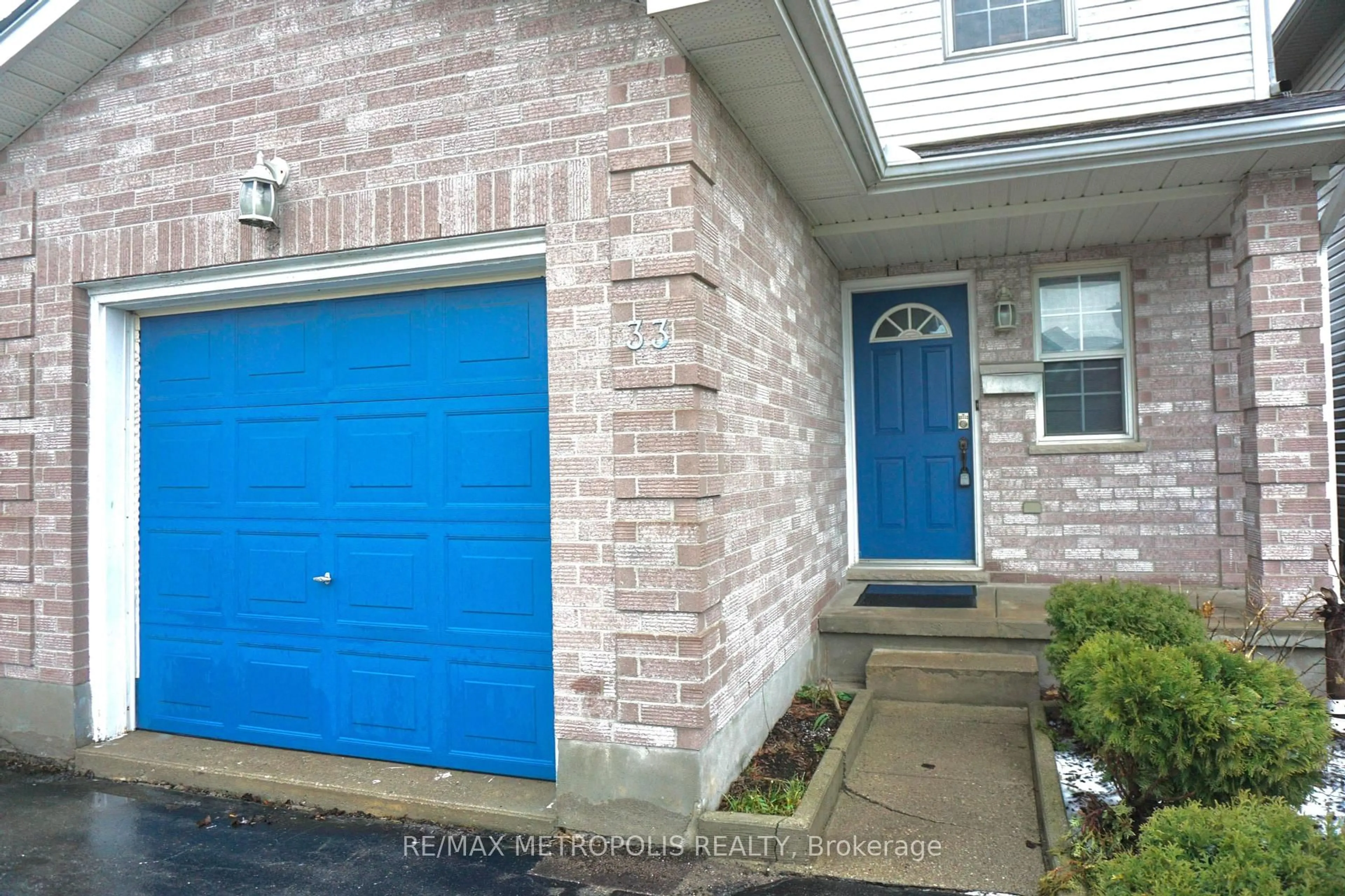 Unknown for 33 Phair Cres, London South Ontario N5Z 5B5