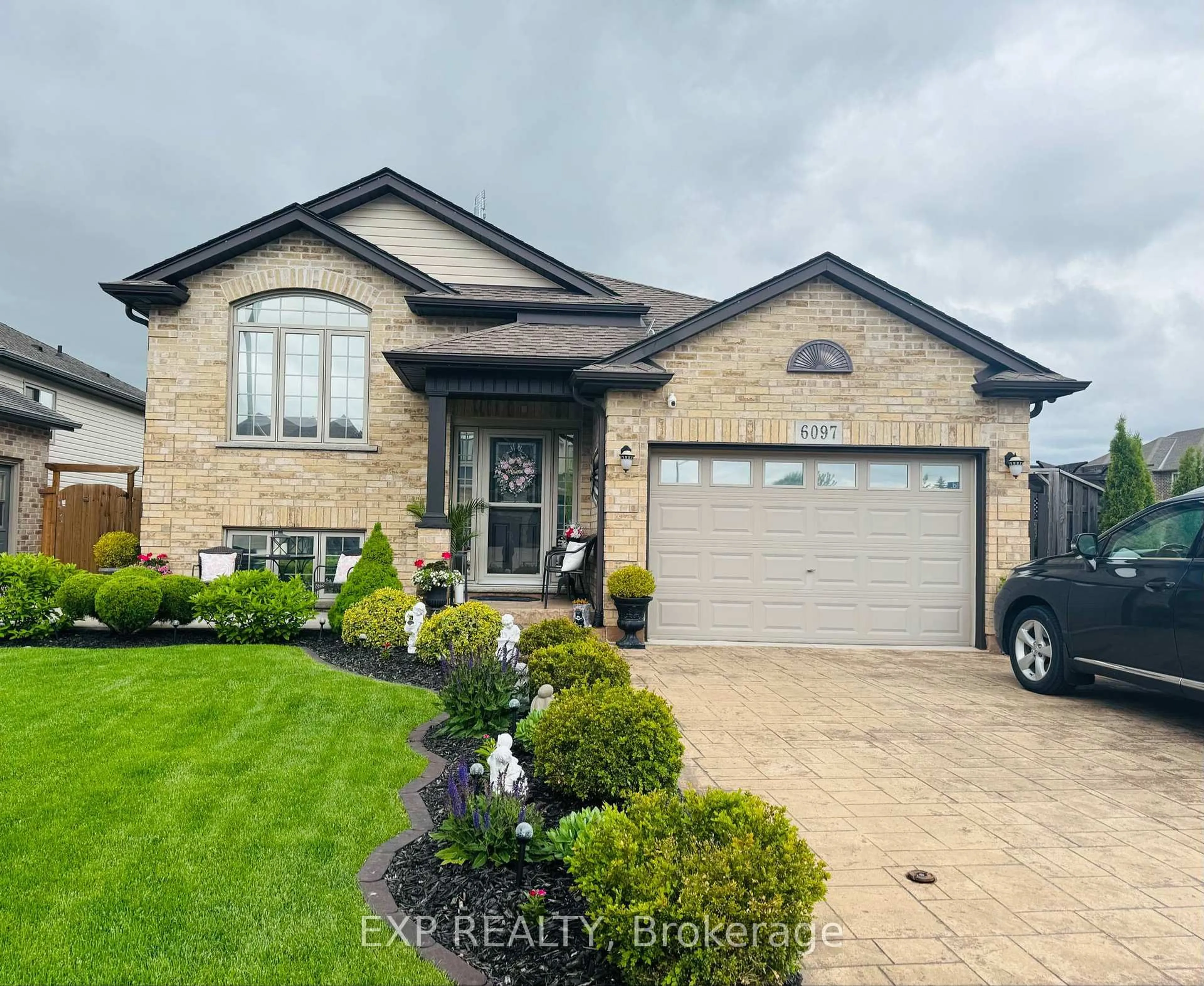 Home with brick exterior material, street for 6097 PARKSIDE Rd, Niagara Falls Ontario L2H 0J4