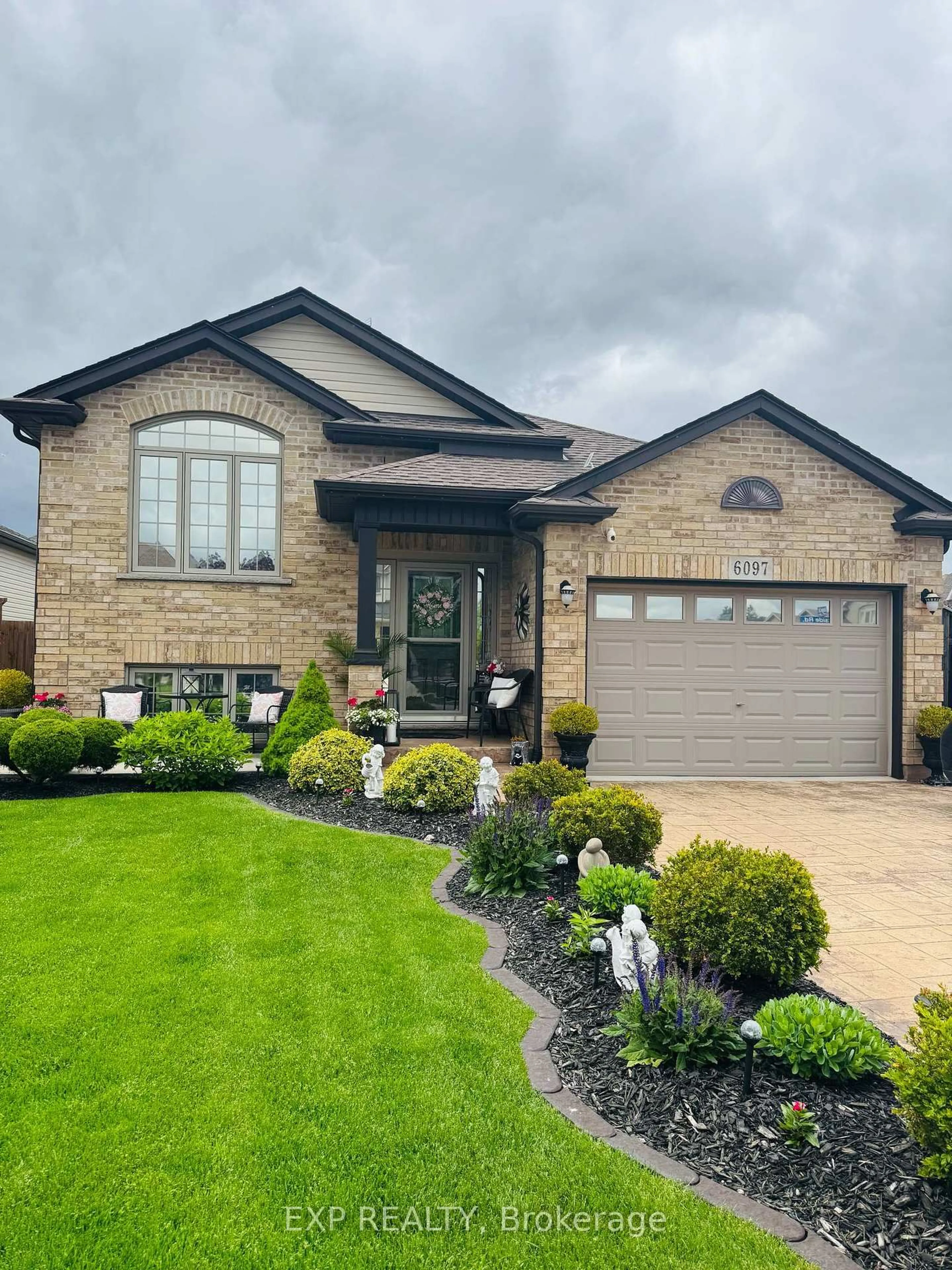 Home with brick exterior material, street for 6097 PARKSIDE Rd, Niagara Falls Ontario L2H 0J4