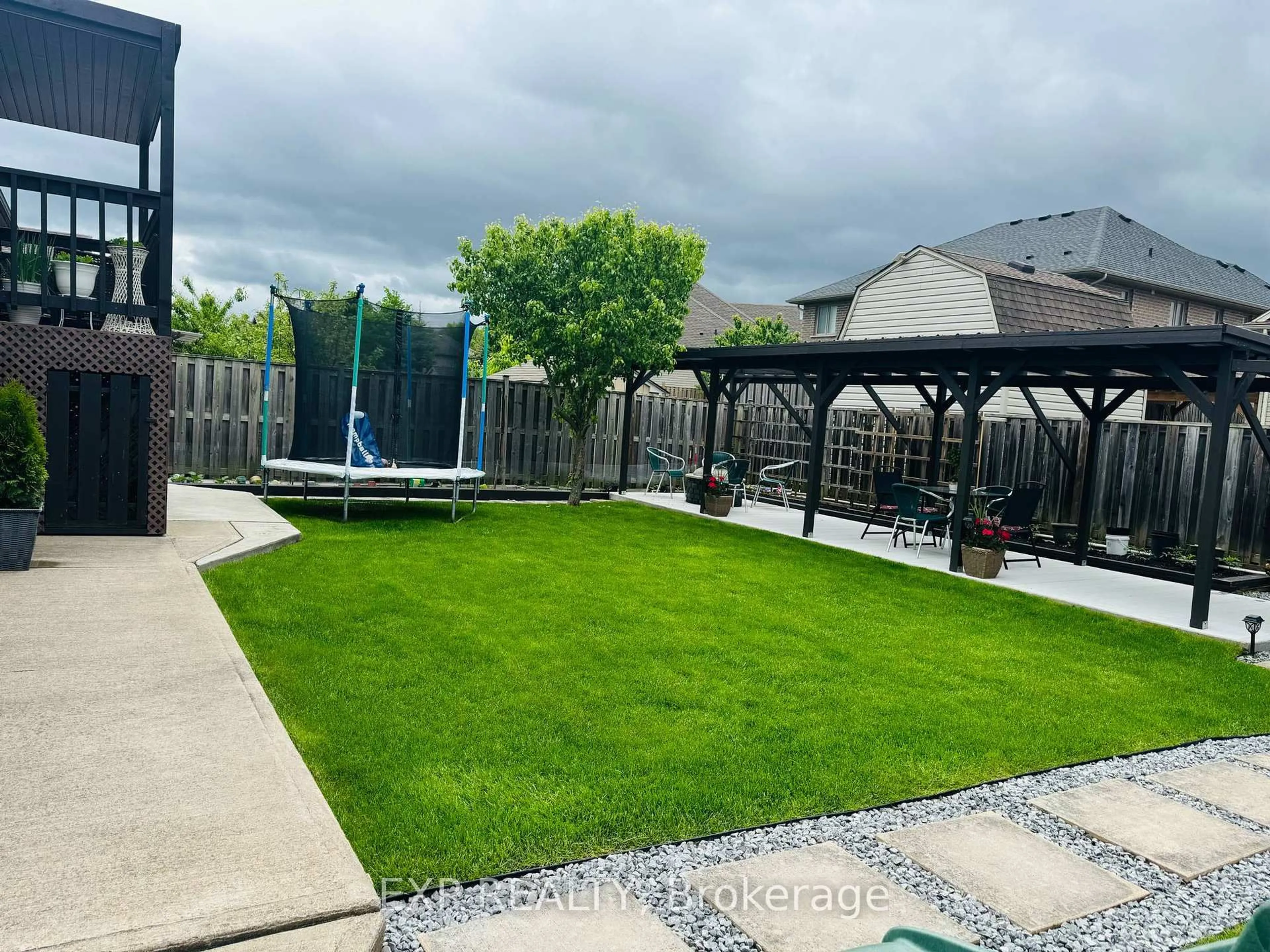 A pic from outside/outdoor area/front of a property/back of a property/a pic from drone, unknown for 6097 PARKSIDE Rd, Niagara Falls Ontario L2H 0J4