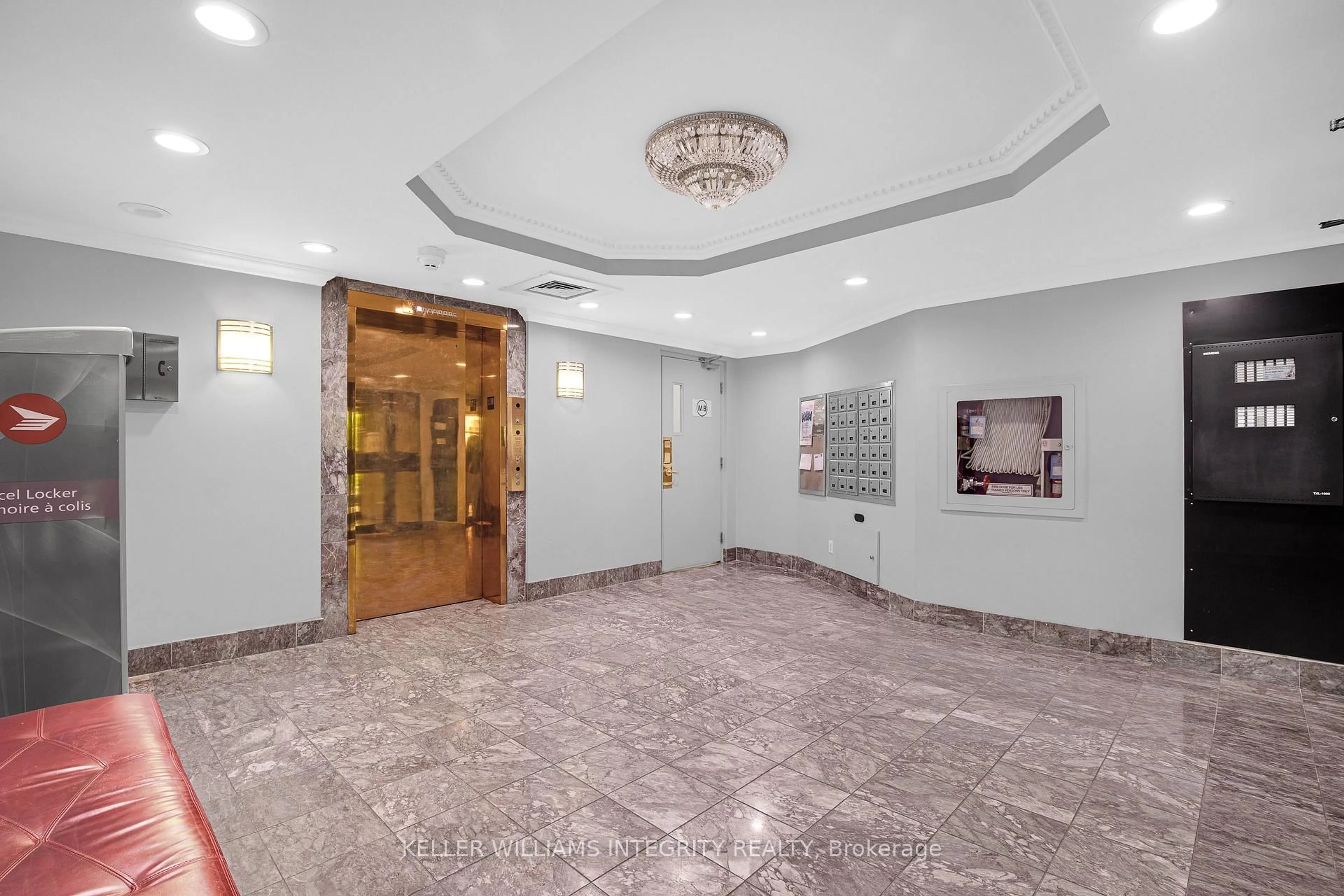 Lobby for 309 Cumberland St #401, Ottawa Ontario K1N 7J1