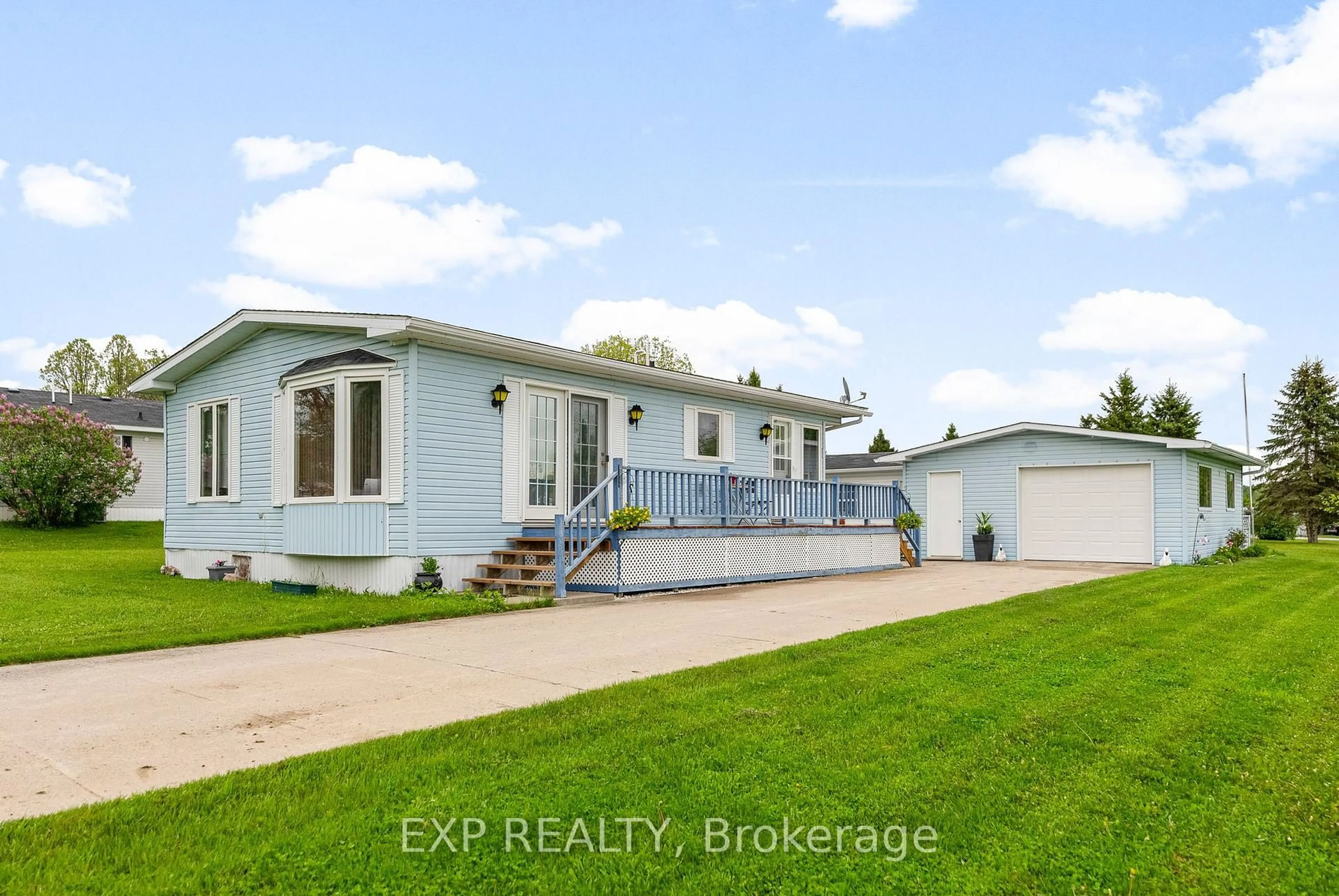 A pic from outside/outdoor area/front of a property/back of a property/a pic from drone, unknown for 25 Sunset Lane, Renfrew Ontario K7V 0A5