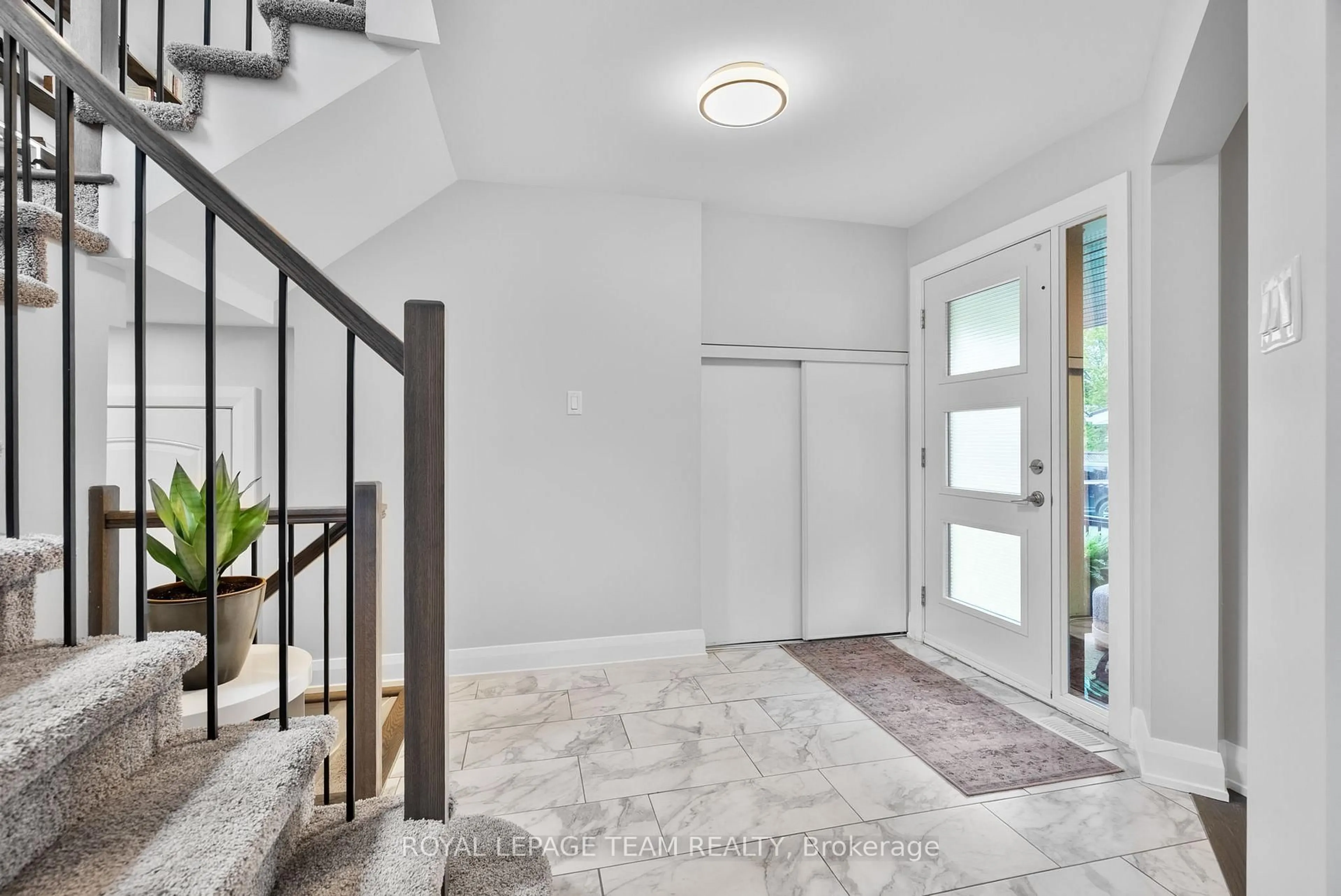 Indoor entryway for 6 Board Lane, Ottawa Ontario K2J 3X3
