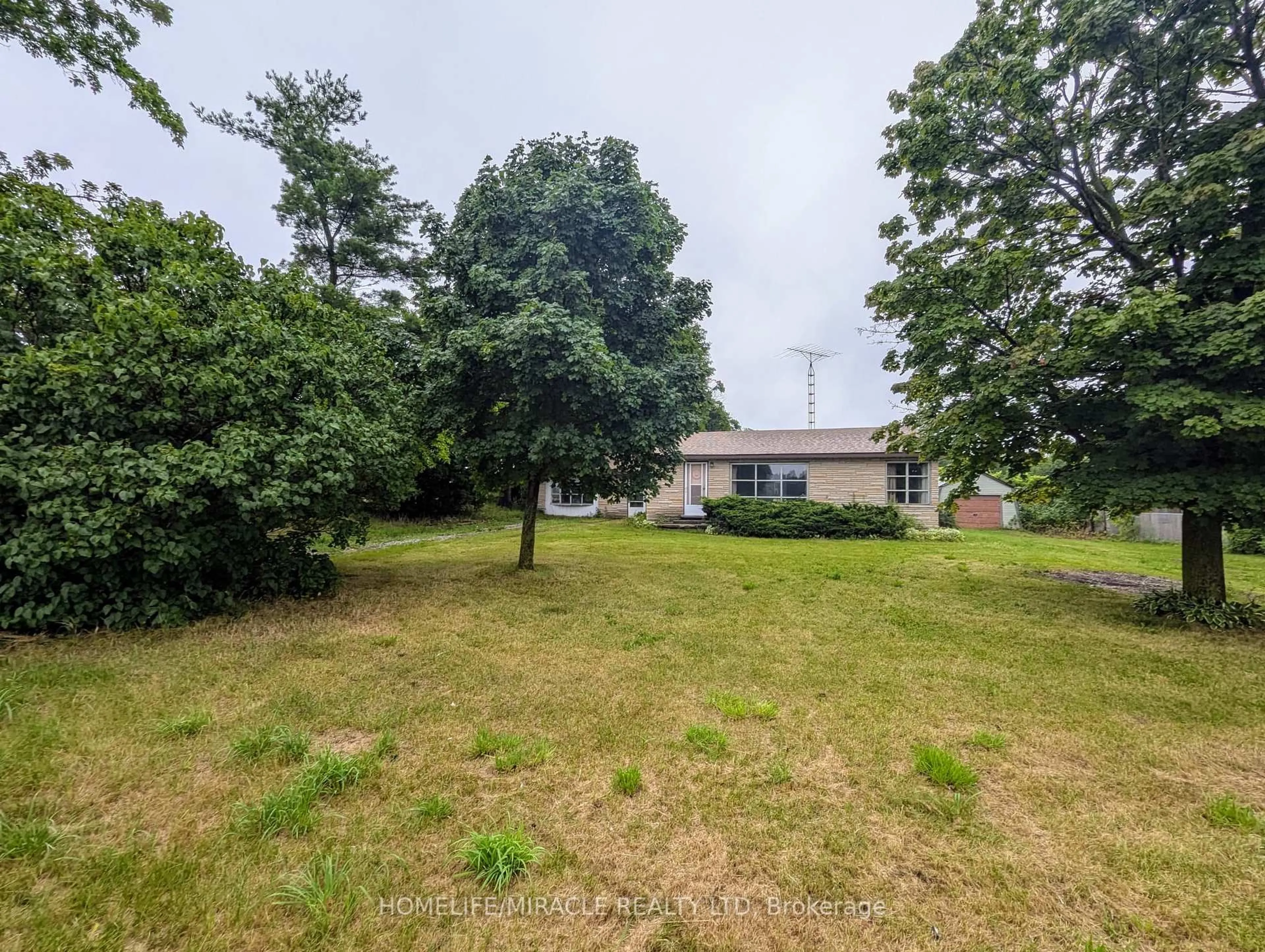 A pic from outside/outdoor area/front of a property/back of a property/a pic from drone, unknown for 4515 Wellington Rd #32, Puslinch Ontario N3C 2V4