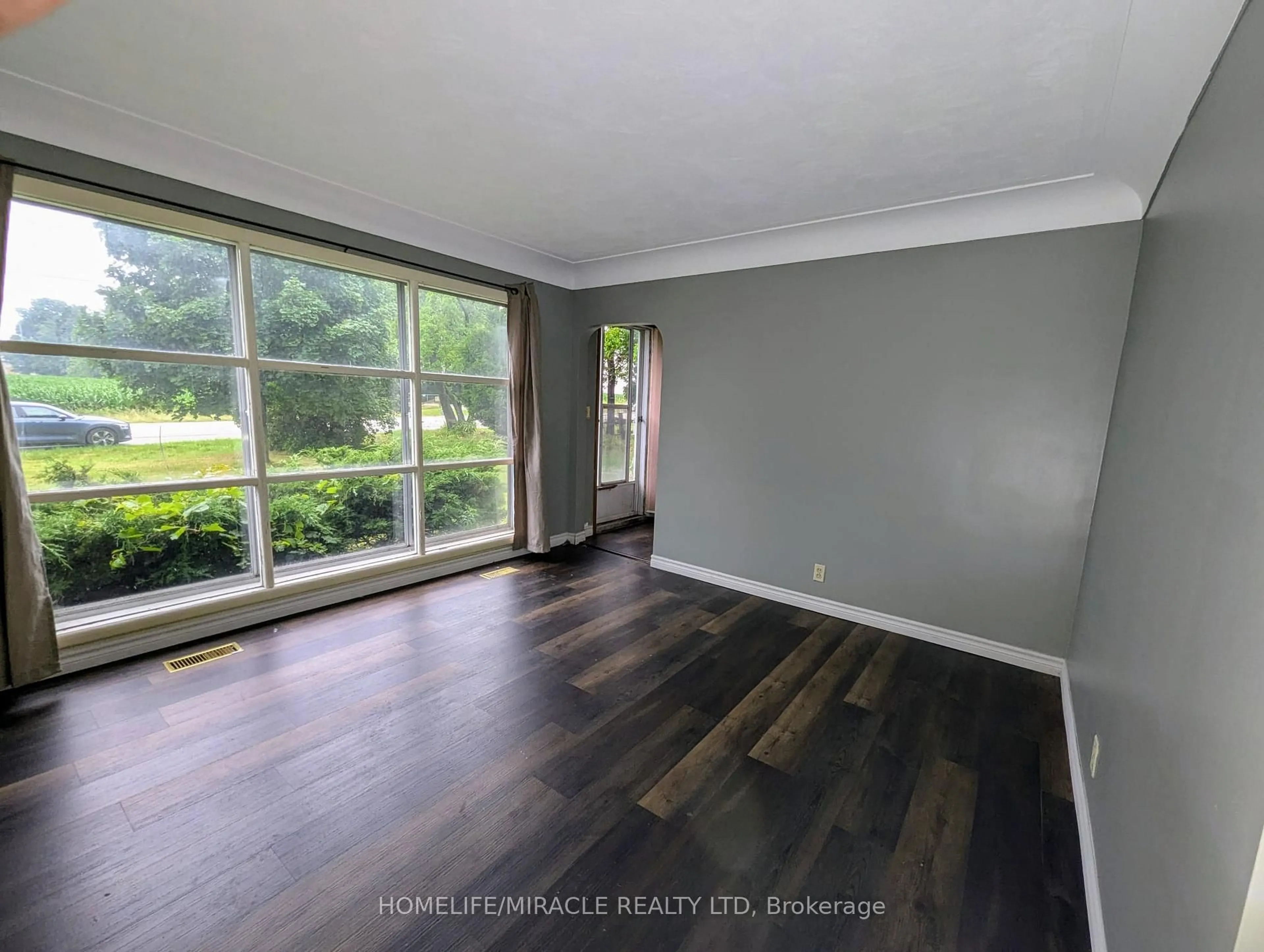 A pic of a room for 4515 Wellington Rd #32, Puslinch Ontario N3C 2V4