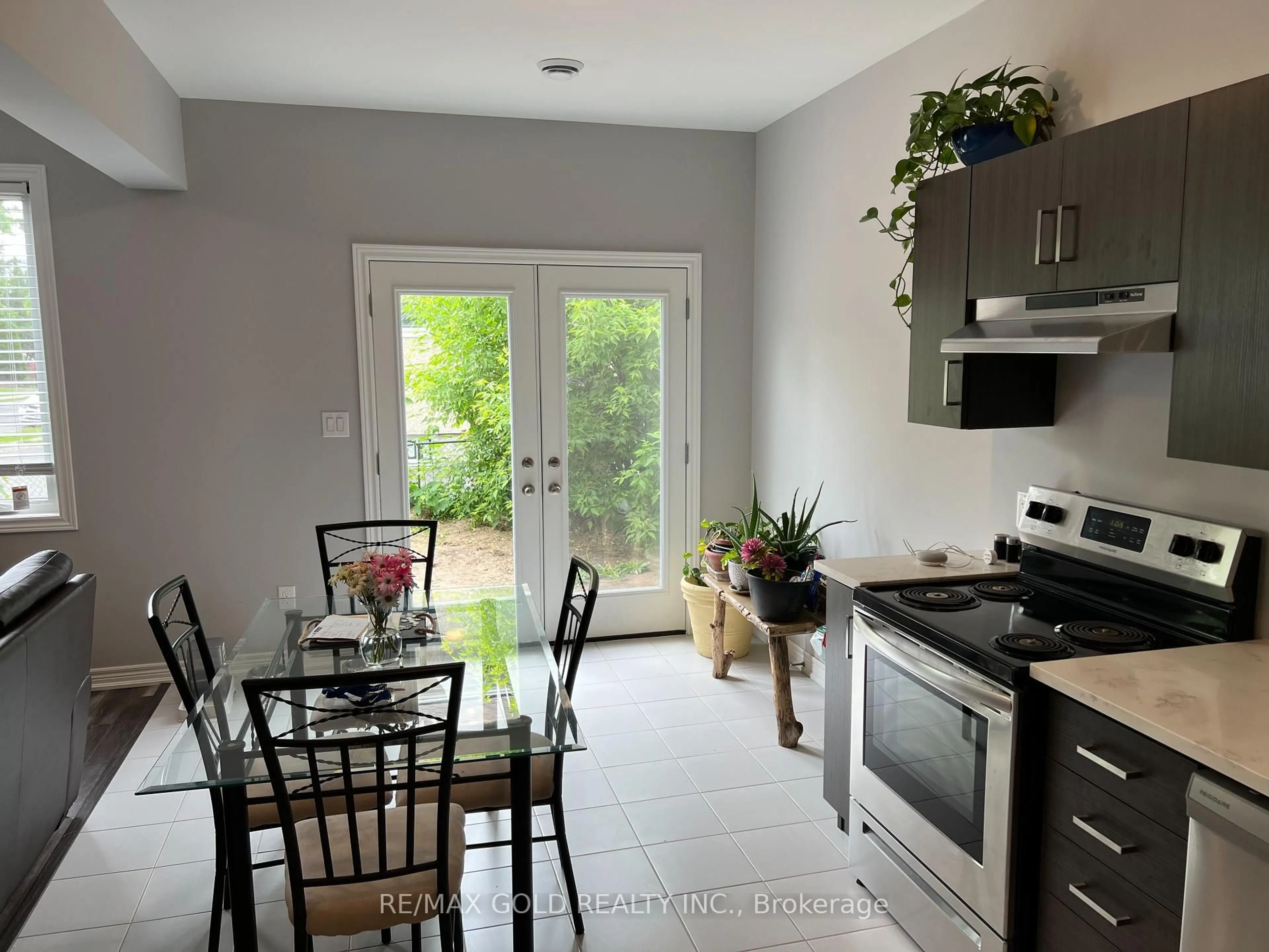 Unknown for 81 Grove St, Welland Ontario L3B 4B3
