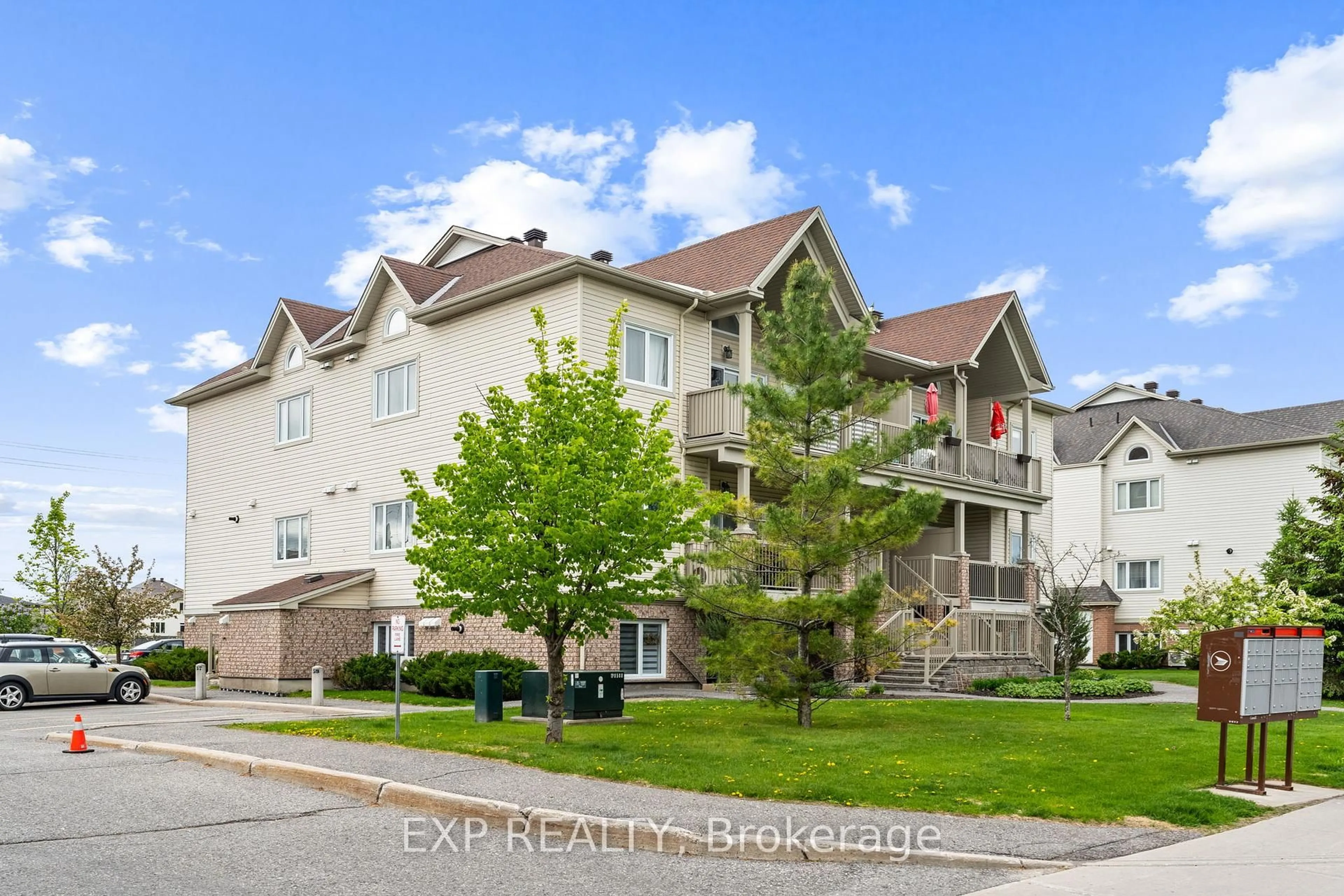 Unknown for 137a Harthill Way #5, Ottawa Ontario K2J 5V1