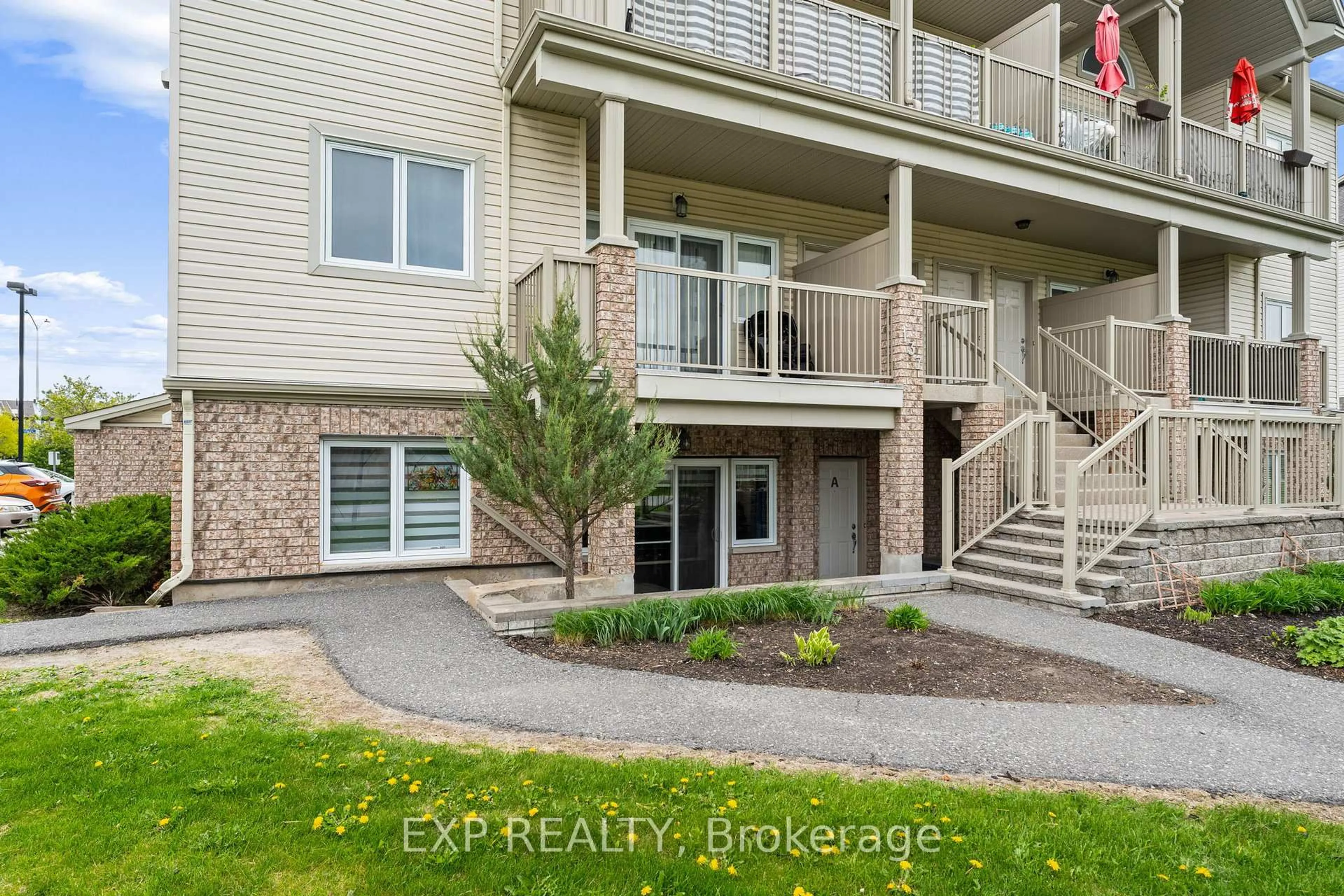 Unknown for 137a Harthill Way #5, Ottawa Ontario K2J 5V1