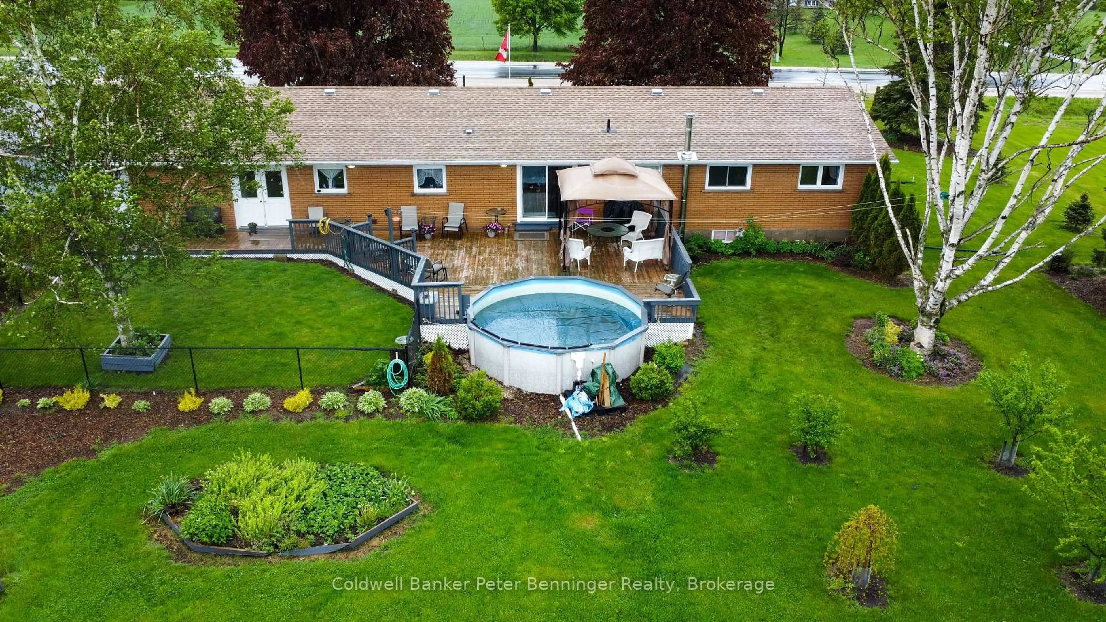 A pic from outside/outdoor area/front of a property/back of a property/a pic from drone, water/lake/river/ocean view for 119 Main St, Kincardine Ontario N0G 2T0