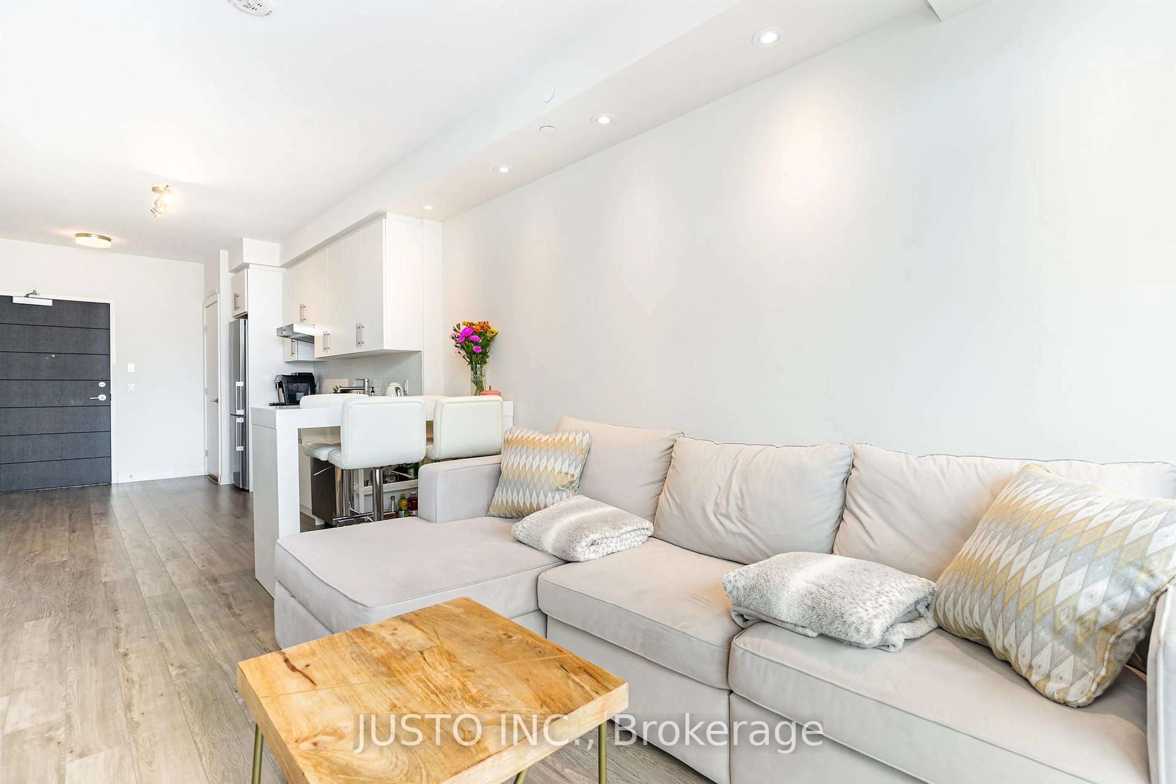 Living room with furniture, unknown for 212 King William St #618, Hamilton Ontario L8R 0A7