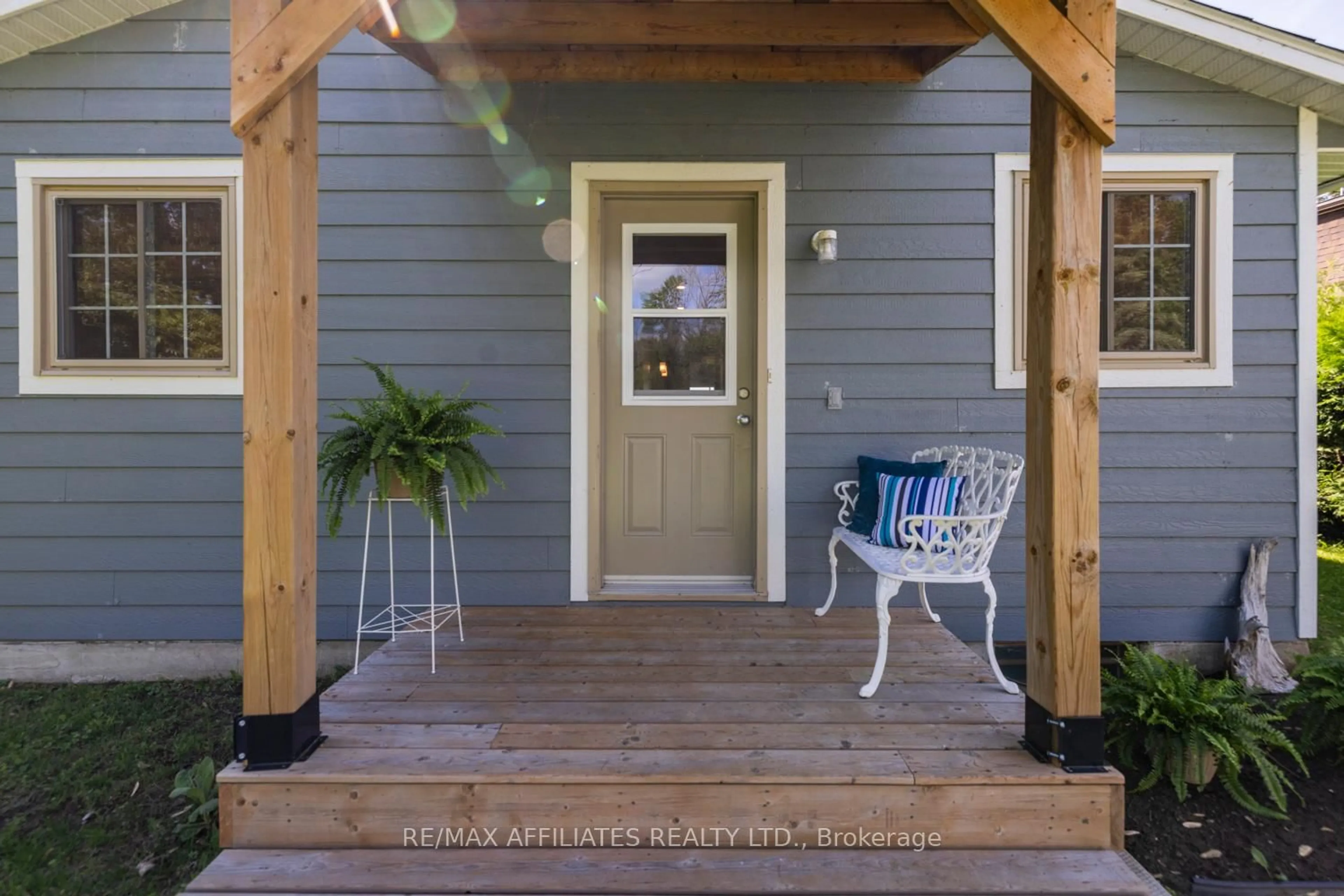 Indoor entryway for 112 AVENUE 4A Ave, Beckwith Ontario K7C 4L7