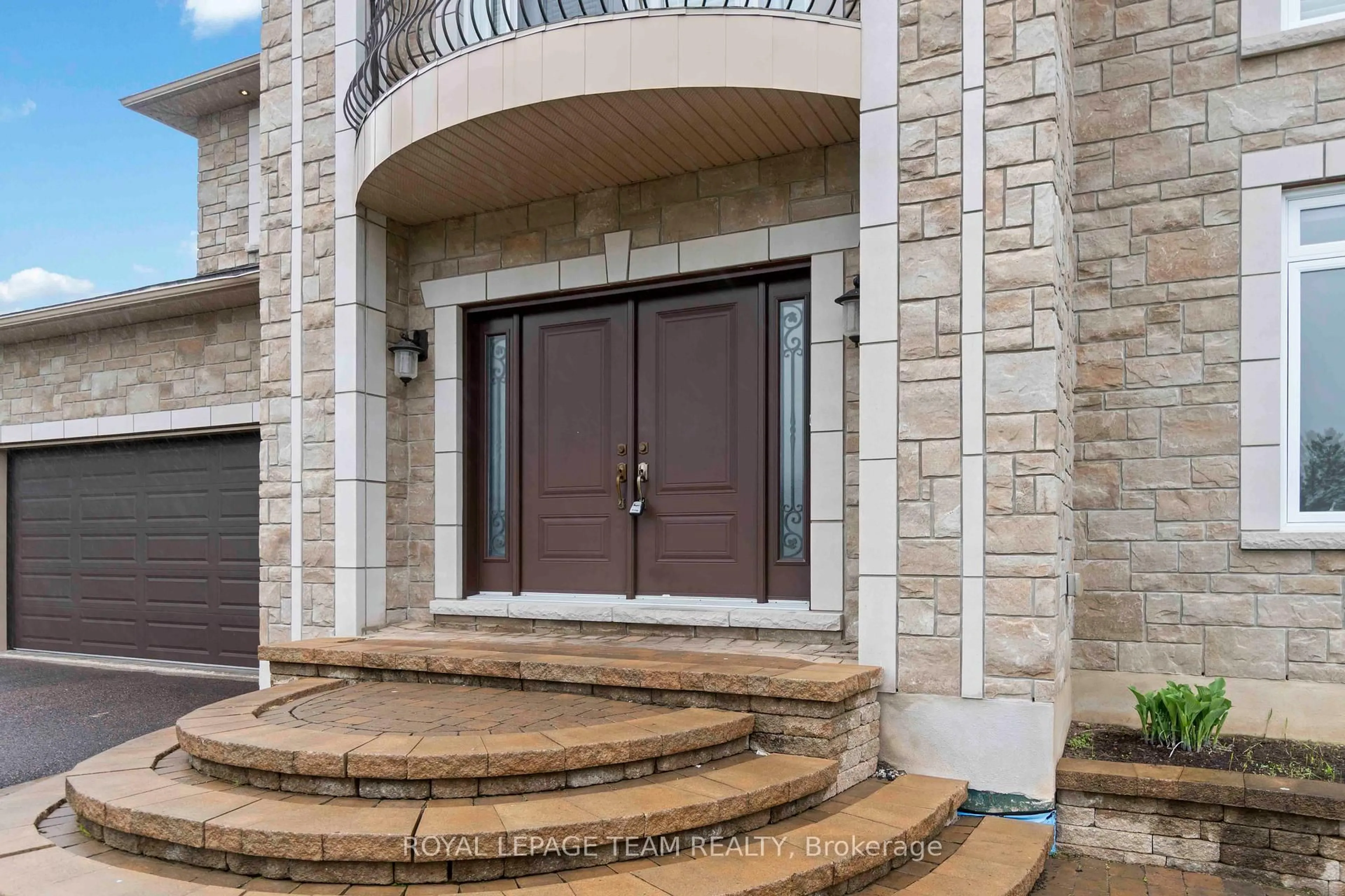 Unknown for 215 Stevenson Cres, Renfrew Ontario K7V 1J4