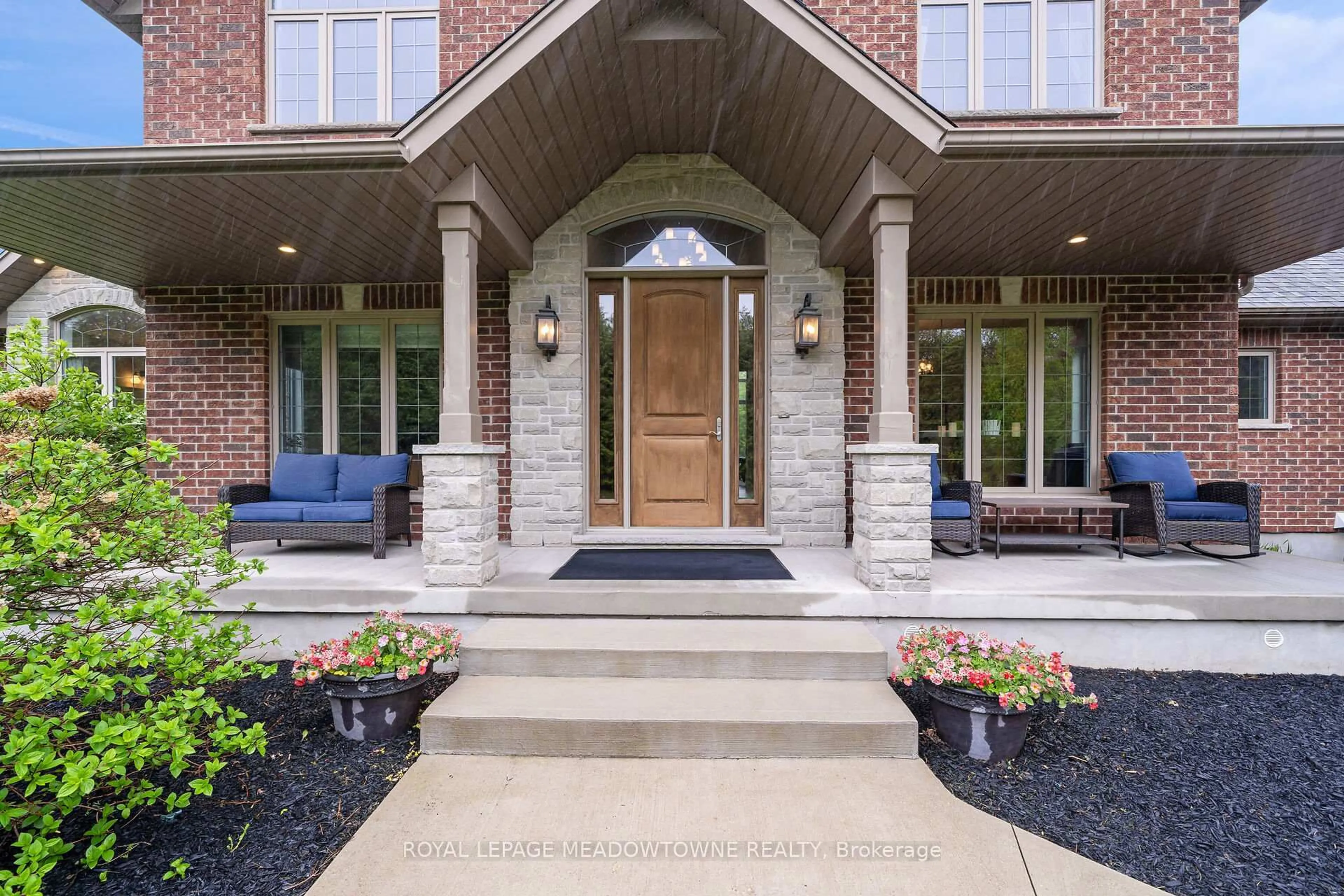 Home with brick exterior material, street for 7412 Boyce Dr, Puslinch Ontario N0B 2J0