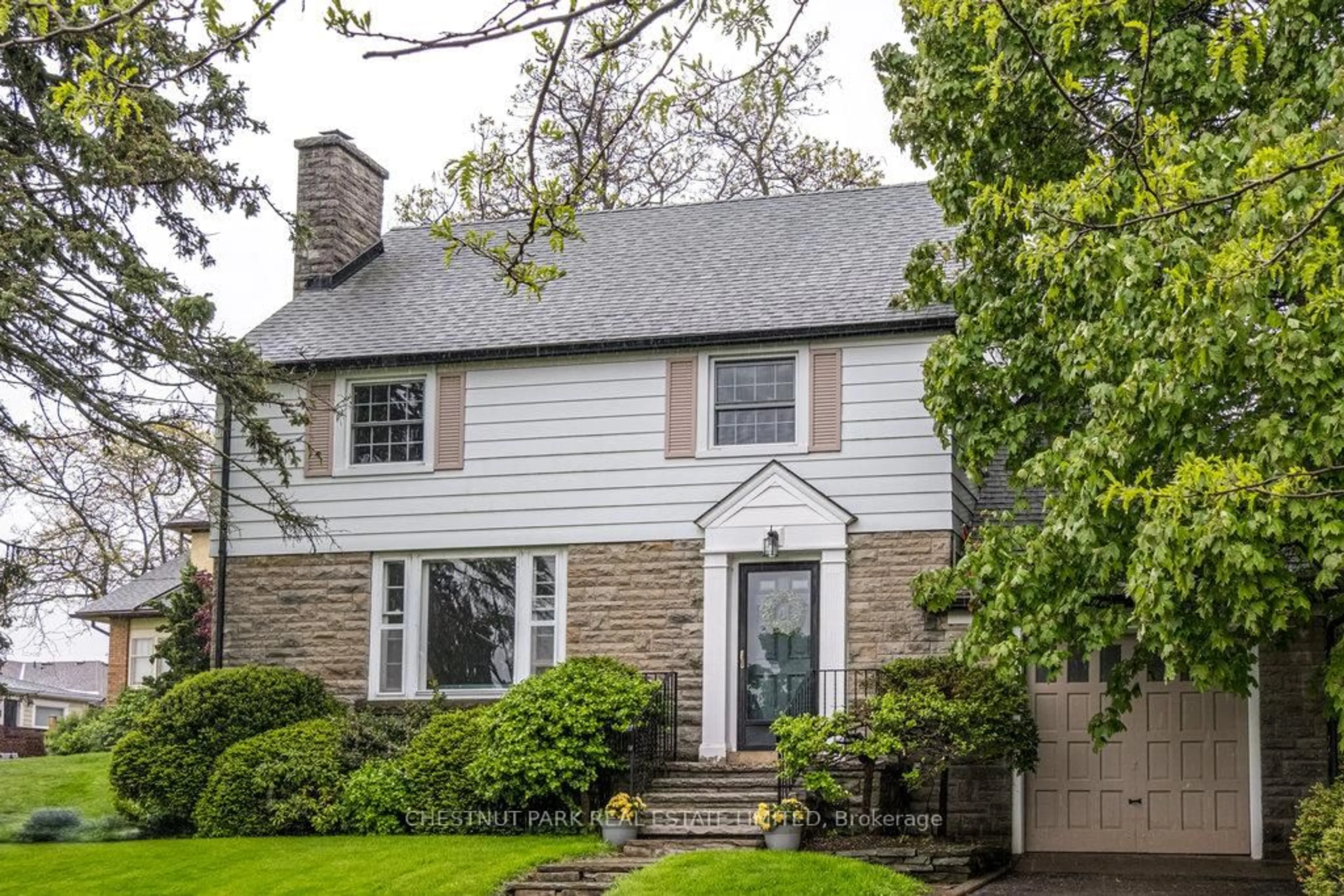 Home with brick exterior material, street for 5170 King St, Lincoln Ontario L0R 1B0