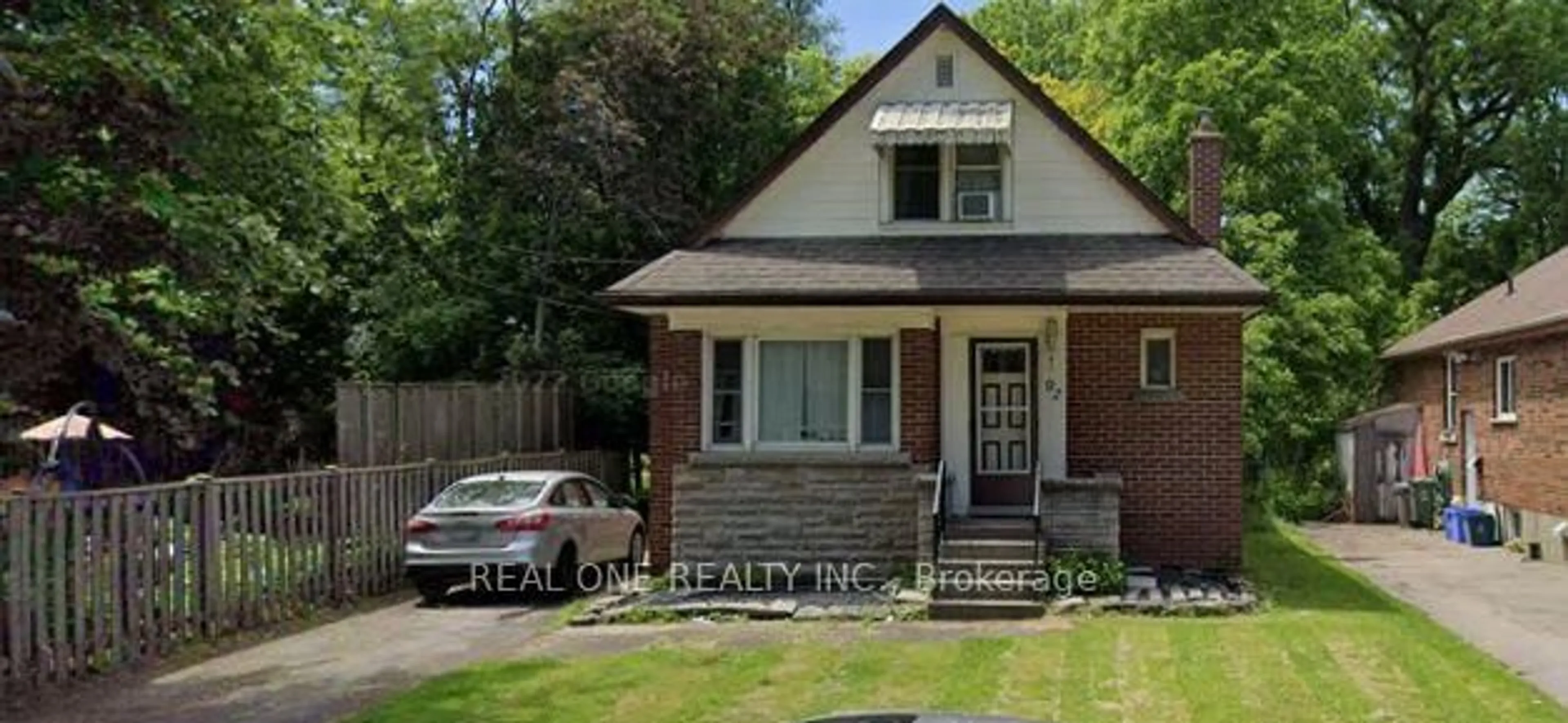 Home with brick exterior material, street for 92 Binkley Cres, Hamilton Ontario L8S 3K8