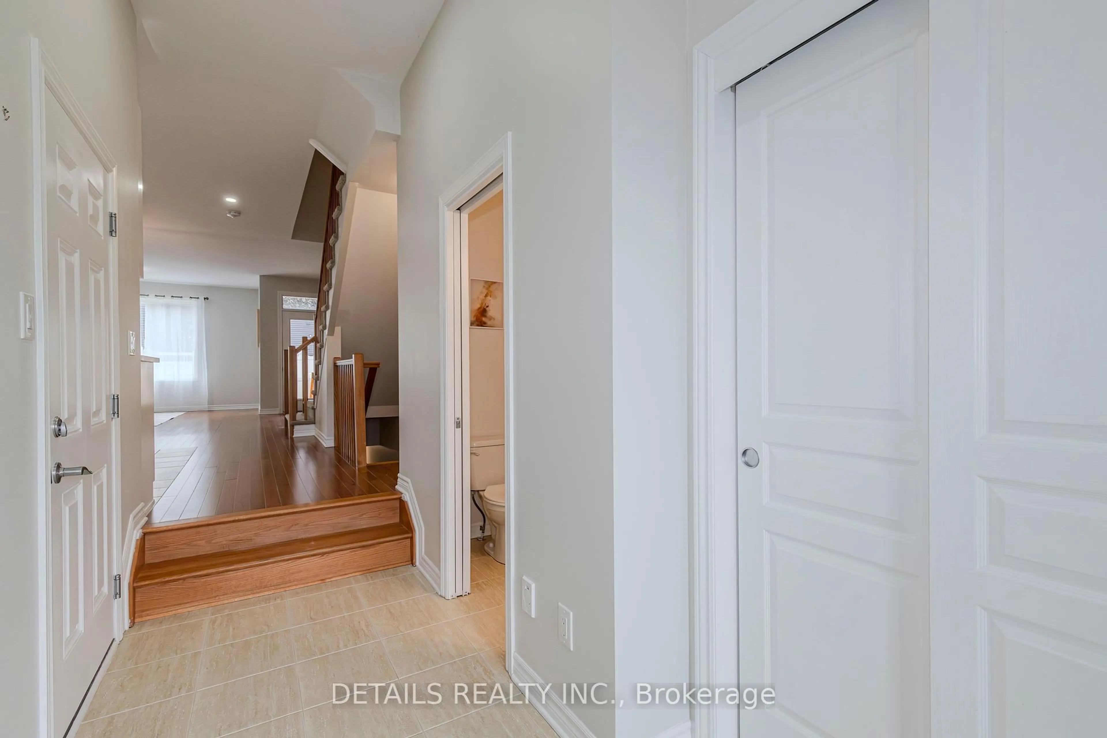 Indoor entryway for 265 Tim Sheehan Pl, Ottawa Ontario K2V 0N1