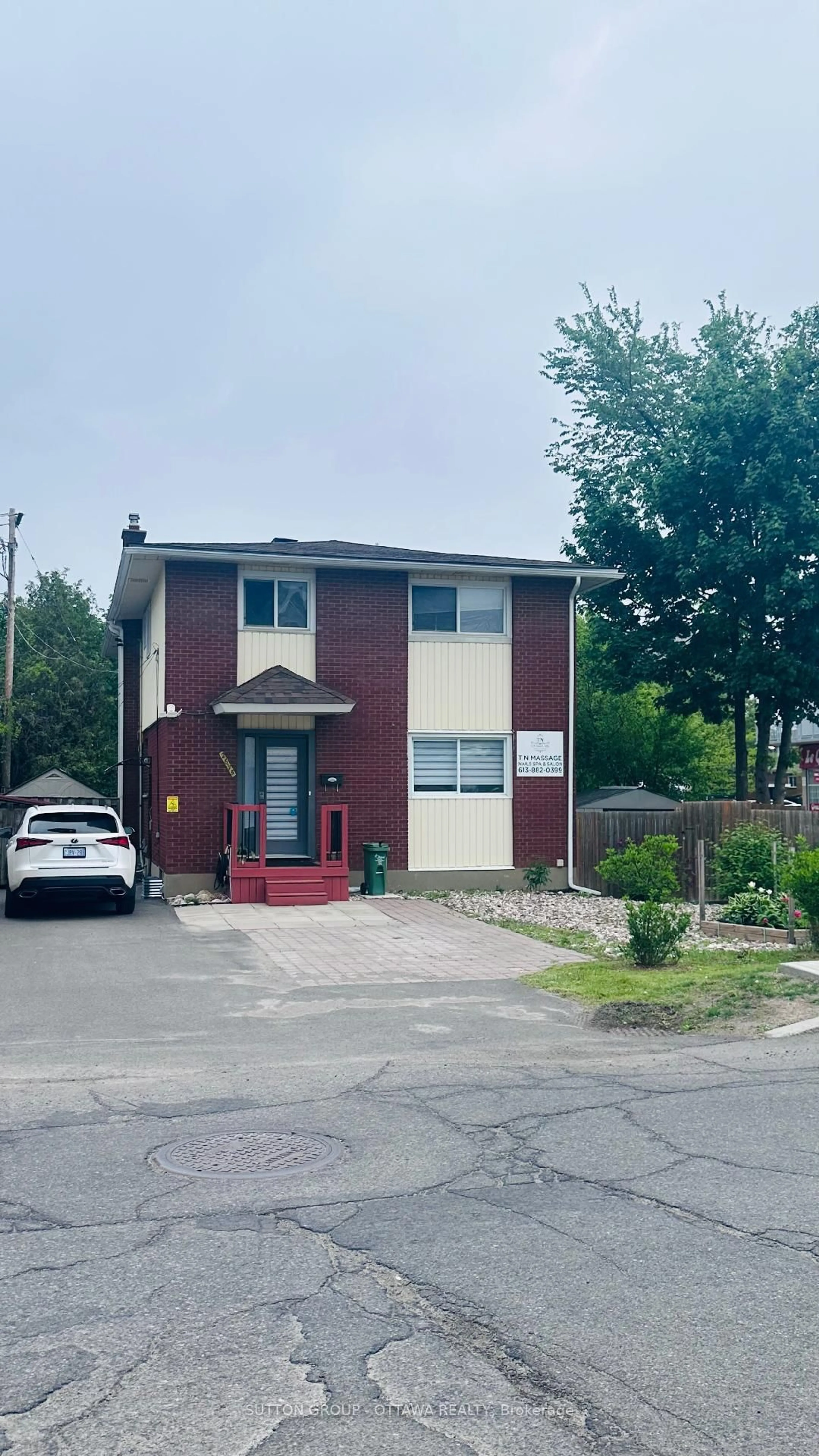Home with brick exterior material, street for 2675 Marie St, Ottawa Ontario K2B 7E3