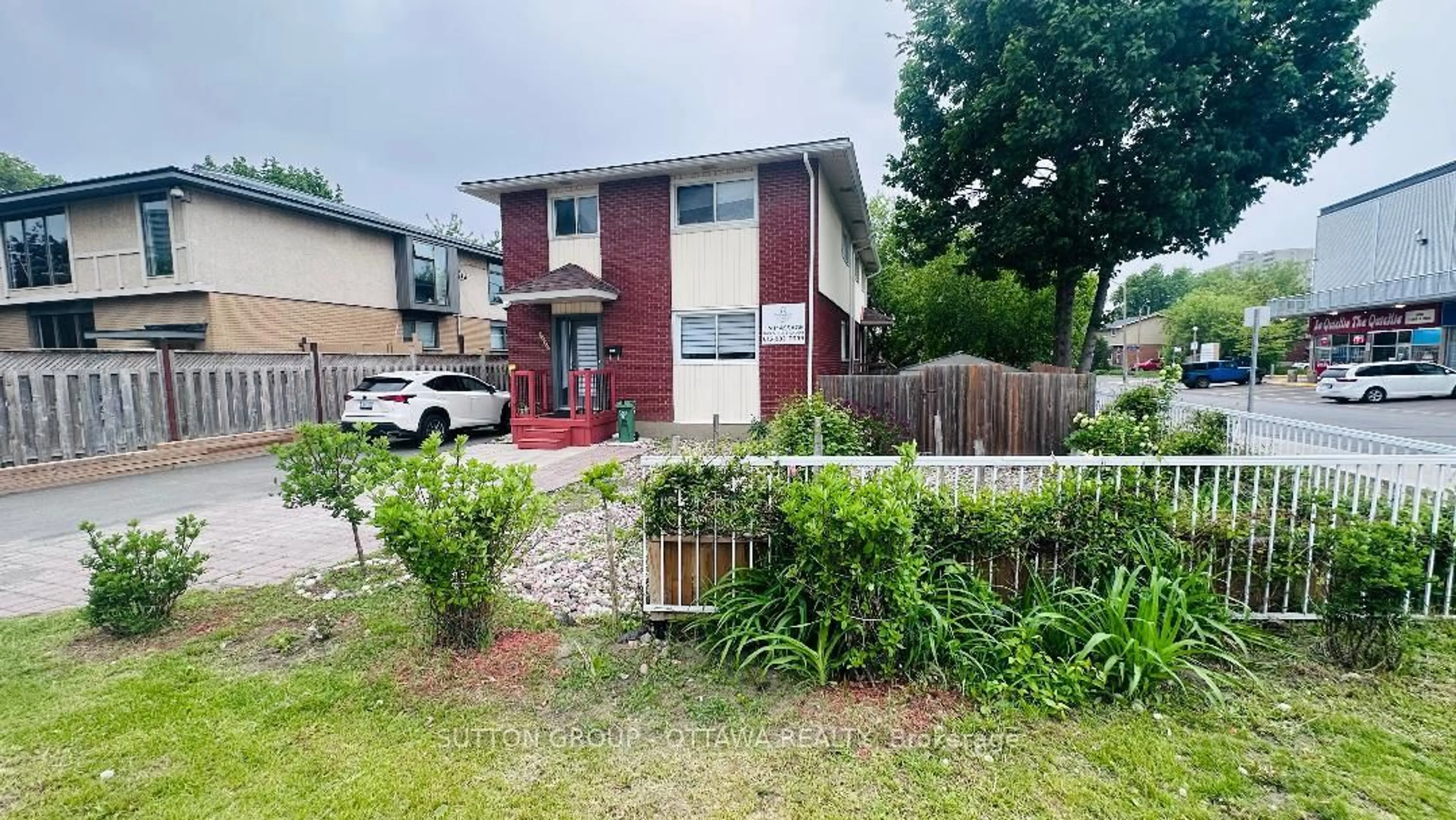 Unknown for 2675 Marie St, Ottawa Ontario K2B 7E3