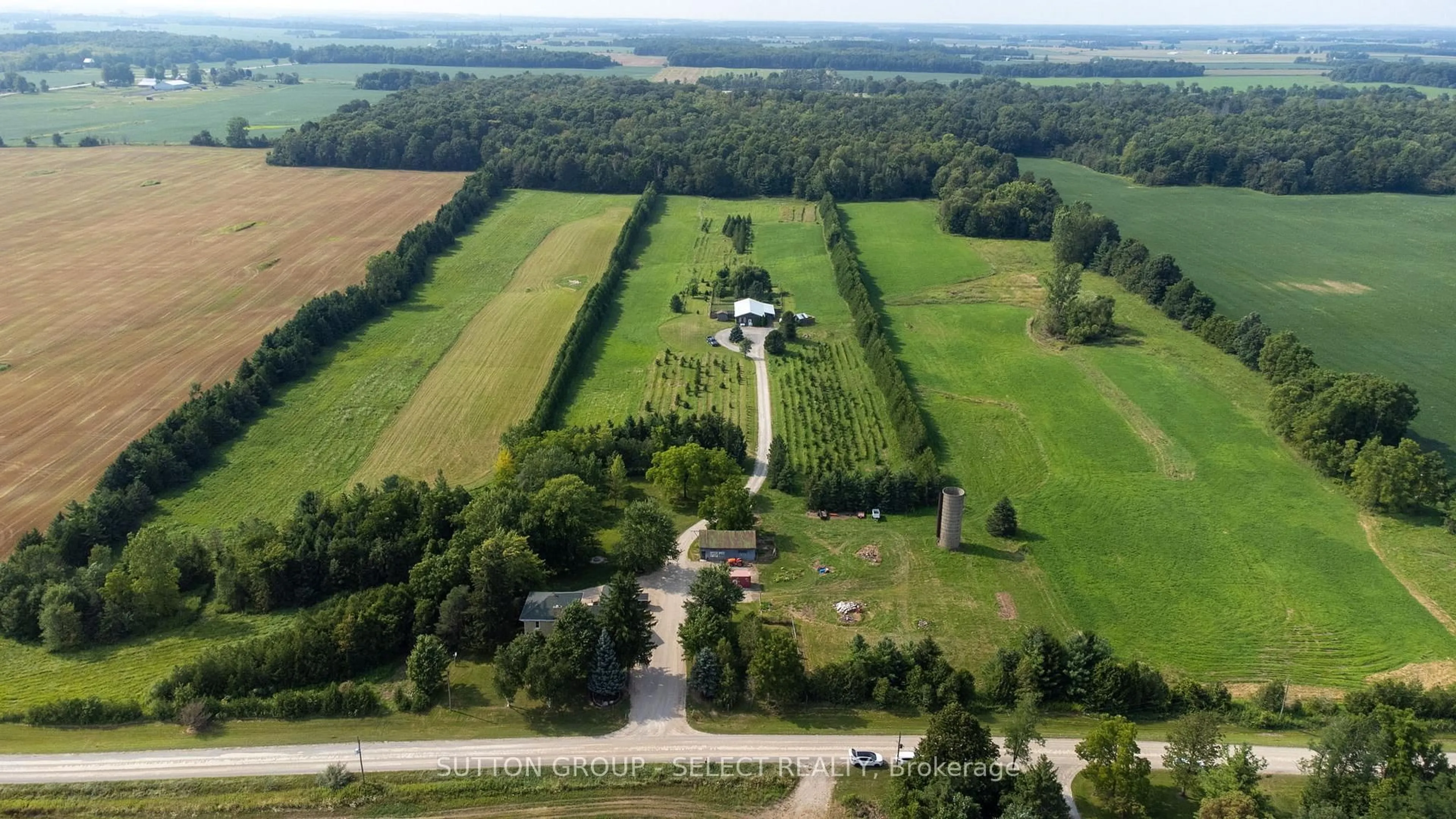 A pic from outside/outdoor area/front of a property/back of a property/a pic from drone, unknown for 10086 Hedley Dr, Middlesex Centre Ontario N0M 2A0