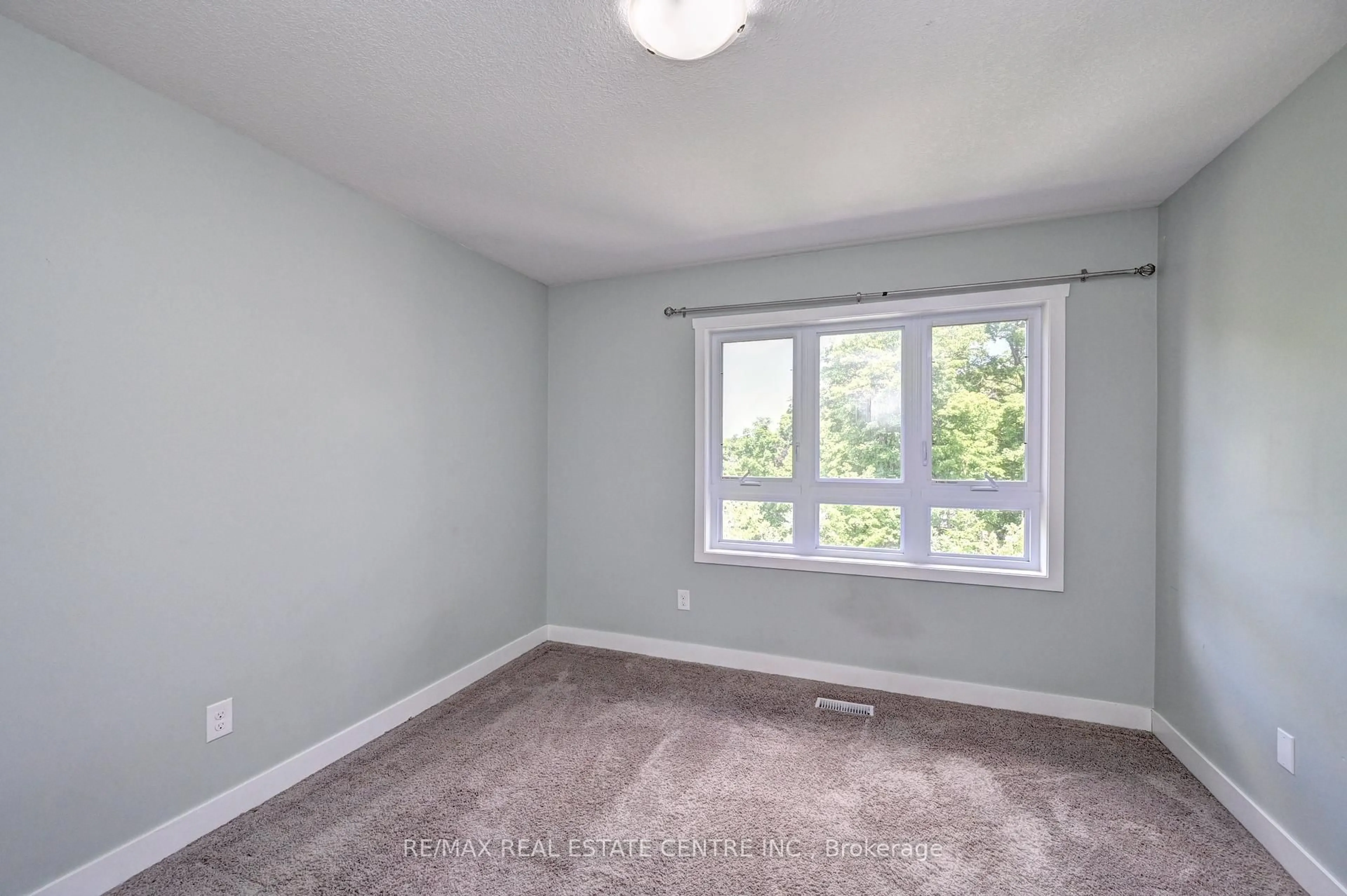 A pic of a room for 190 Century Hill Dr #A4, Kitchener Ontario N2E 0G9