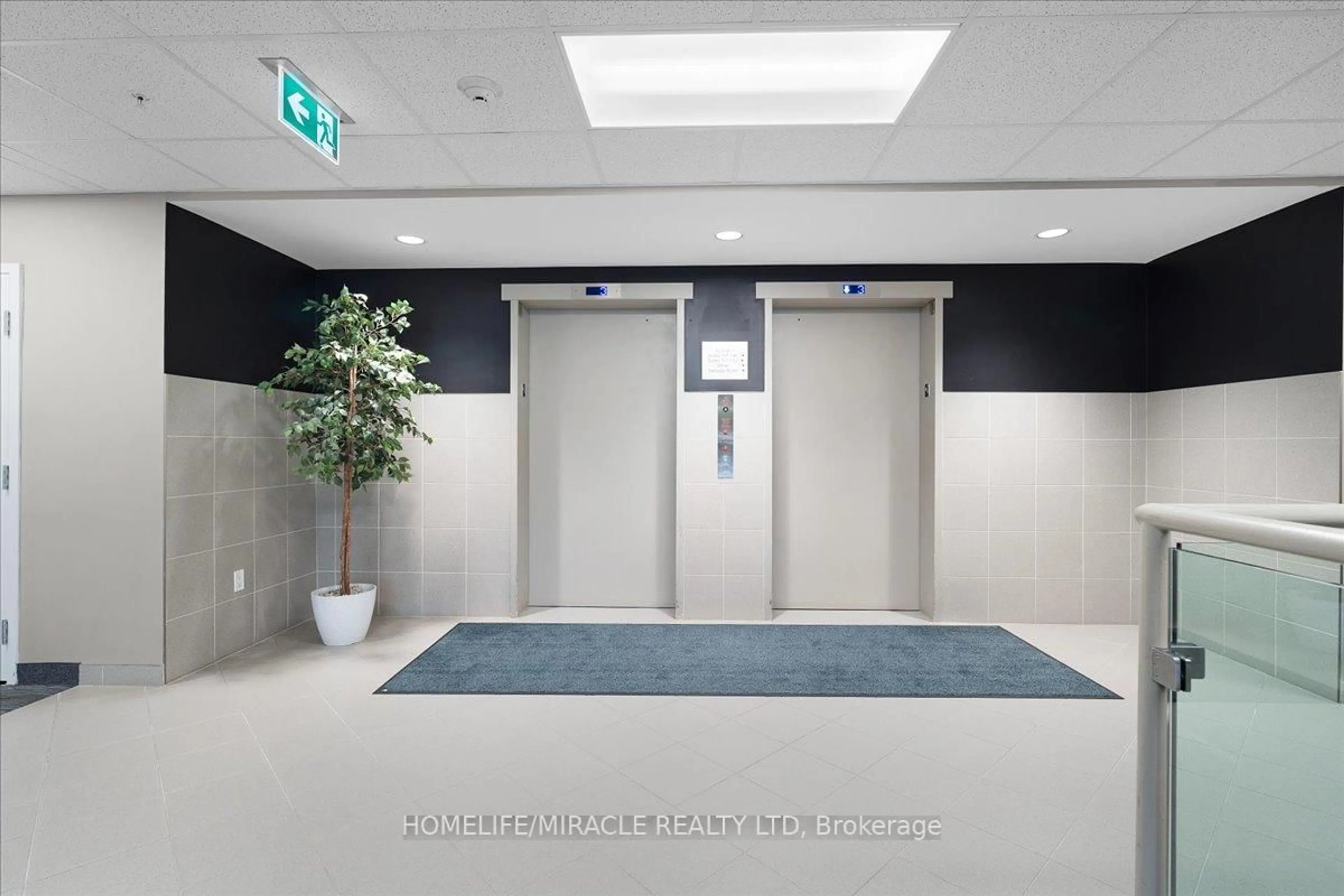Indoor foyer for 7 Kay Cres #311, Guelph Ontario N1L 0P9