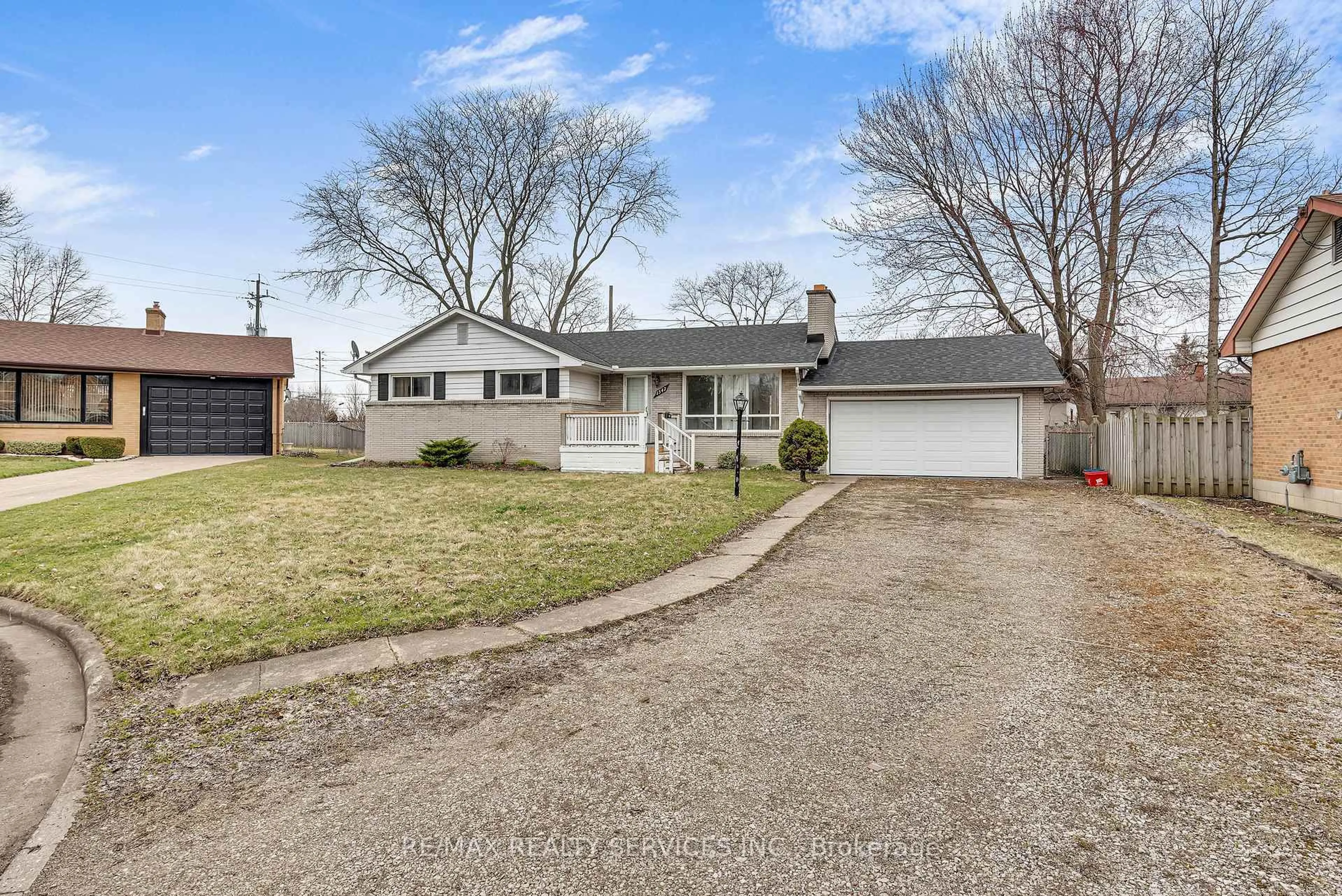 Unknown for 1547 Cherrylawn Cres, Windsor Ontario N9E 1P3