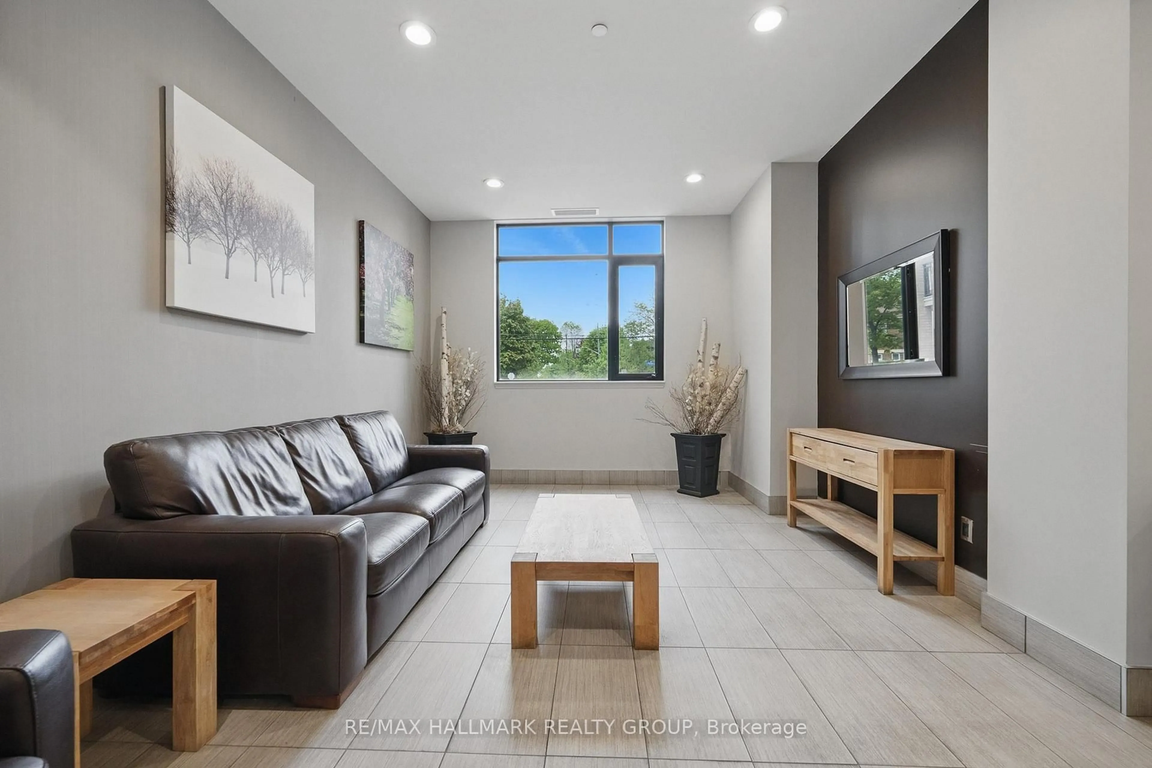 Living room with furniture, unknown for 808 Bronson Ave #PH7, Ottawa Ontario K1S 5A4