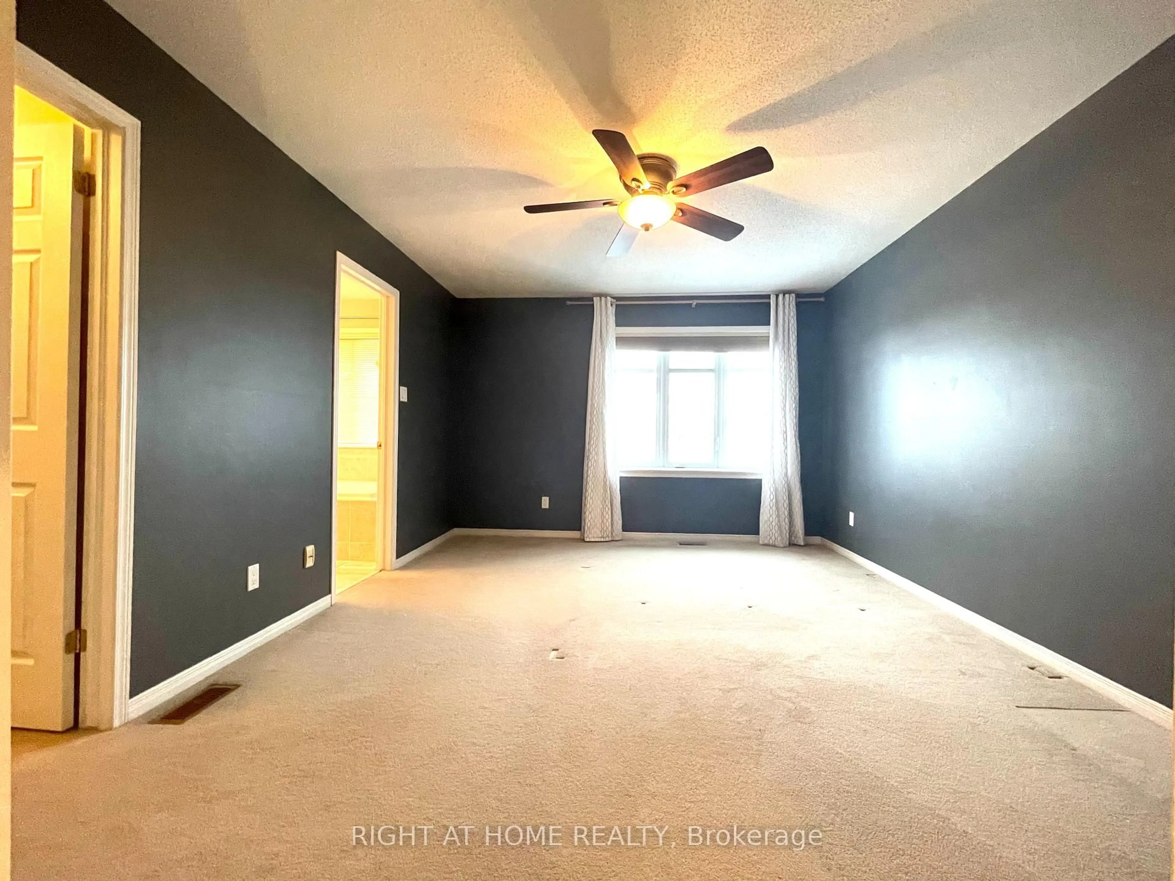 A pic of a room for 194 Deercroft Ave, Ottawa Ontario K2J 5J4
